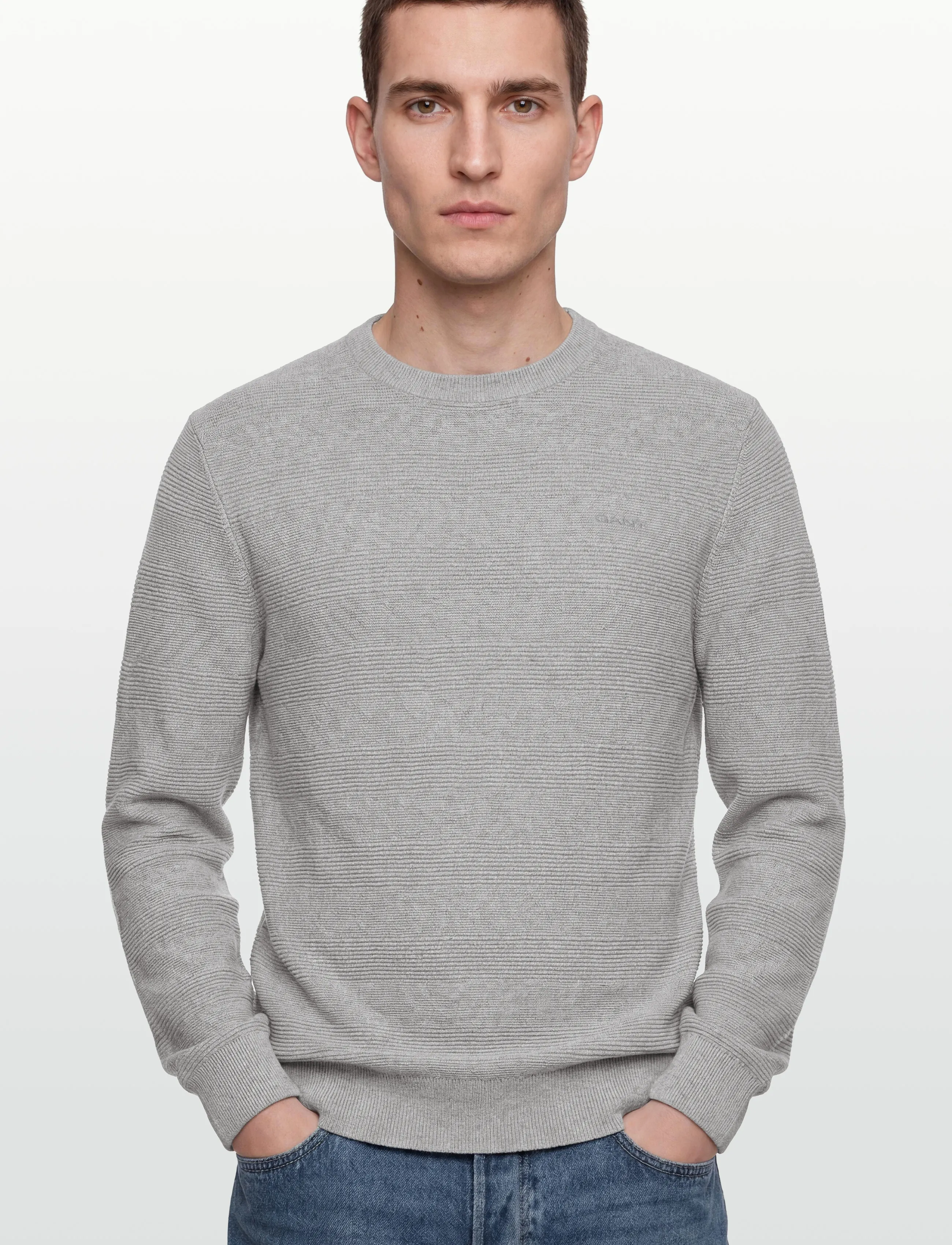 Gant Cotton Texture C-Neck stickade tröjor herr – bild 2