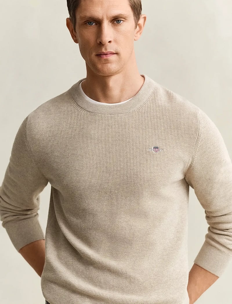 GANT - MICRO TEXTURED COTTON C-NECK - round necks - oat melange - 3