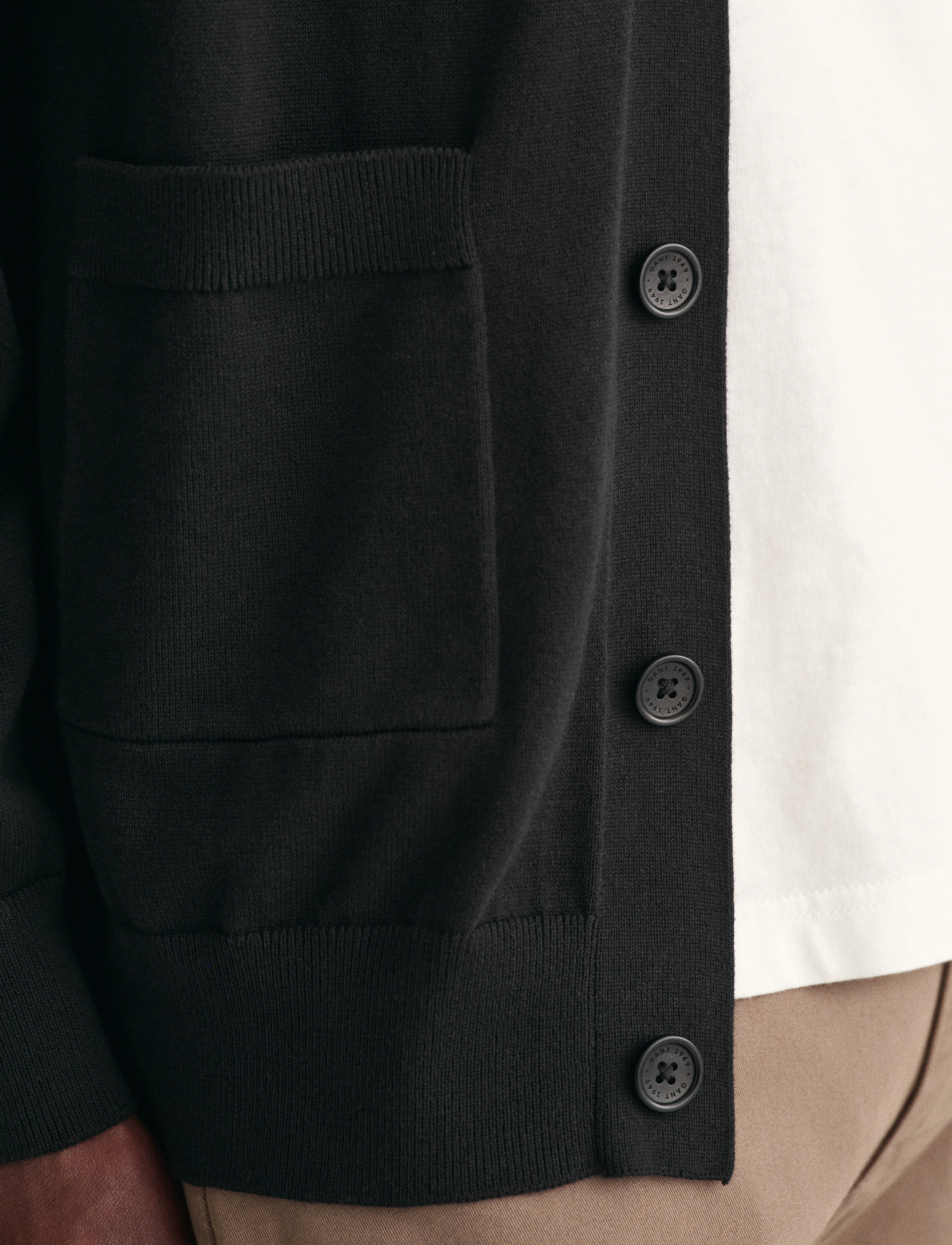 Gant - CLASSIC COTTON V-CARDIGAN - gilets - black - 4