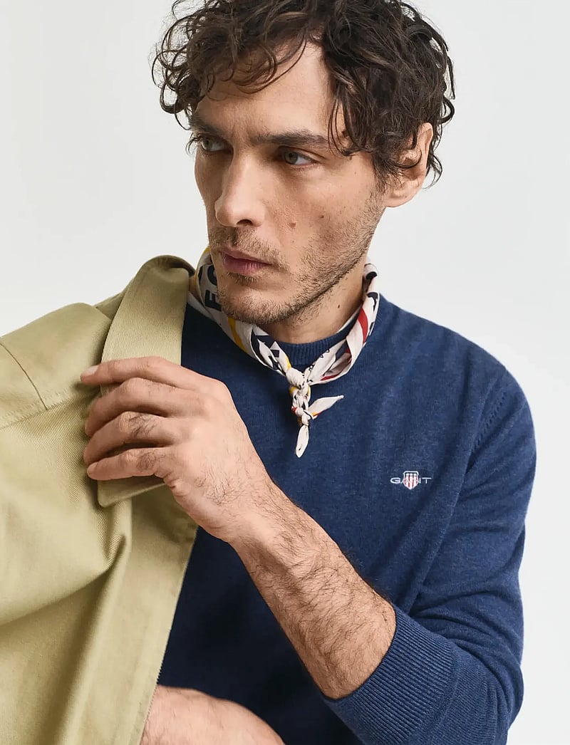 GANT - CLASSIC COTTON C-NECK - knitted round necks - dark jeansblue melange - 4