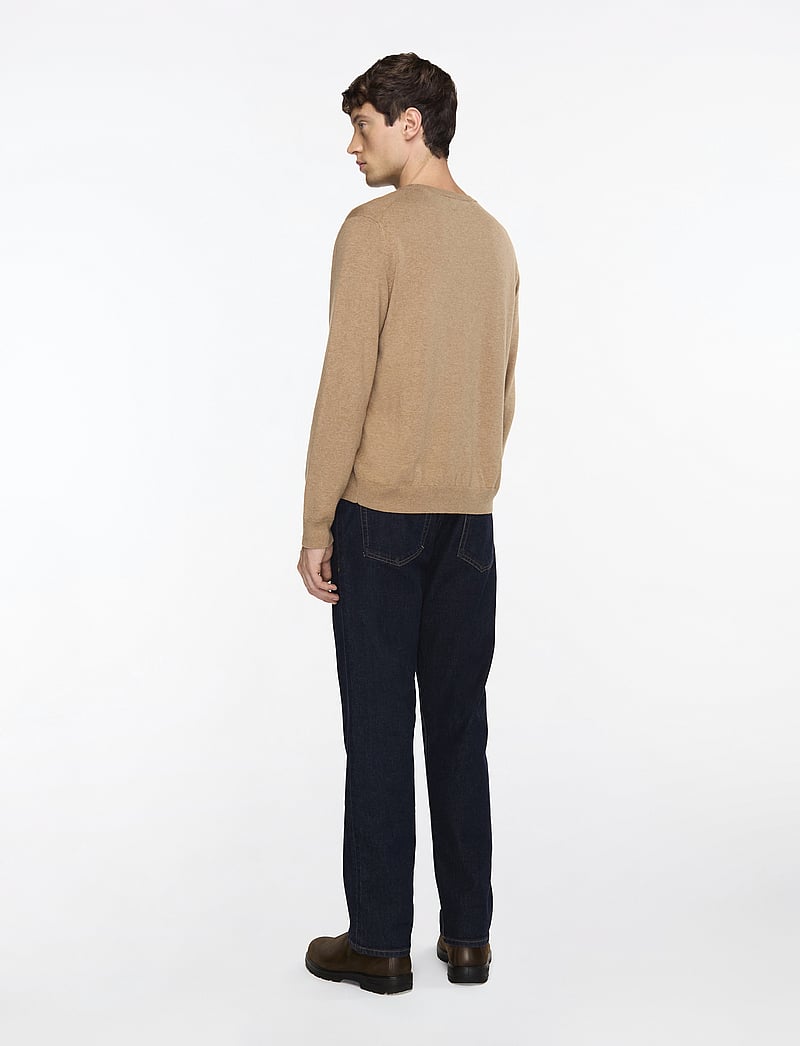 GANT - CLASSIC COTTON C-NECK - knitted round necks - dk. sand melange - 4