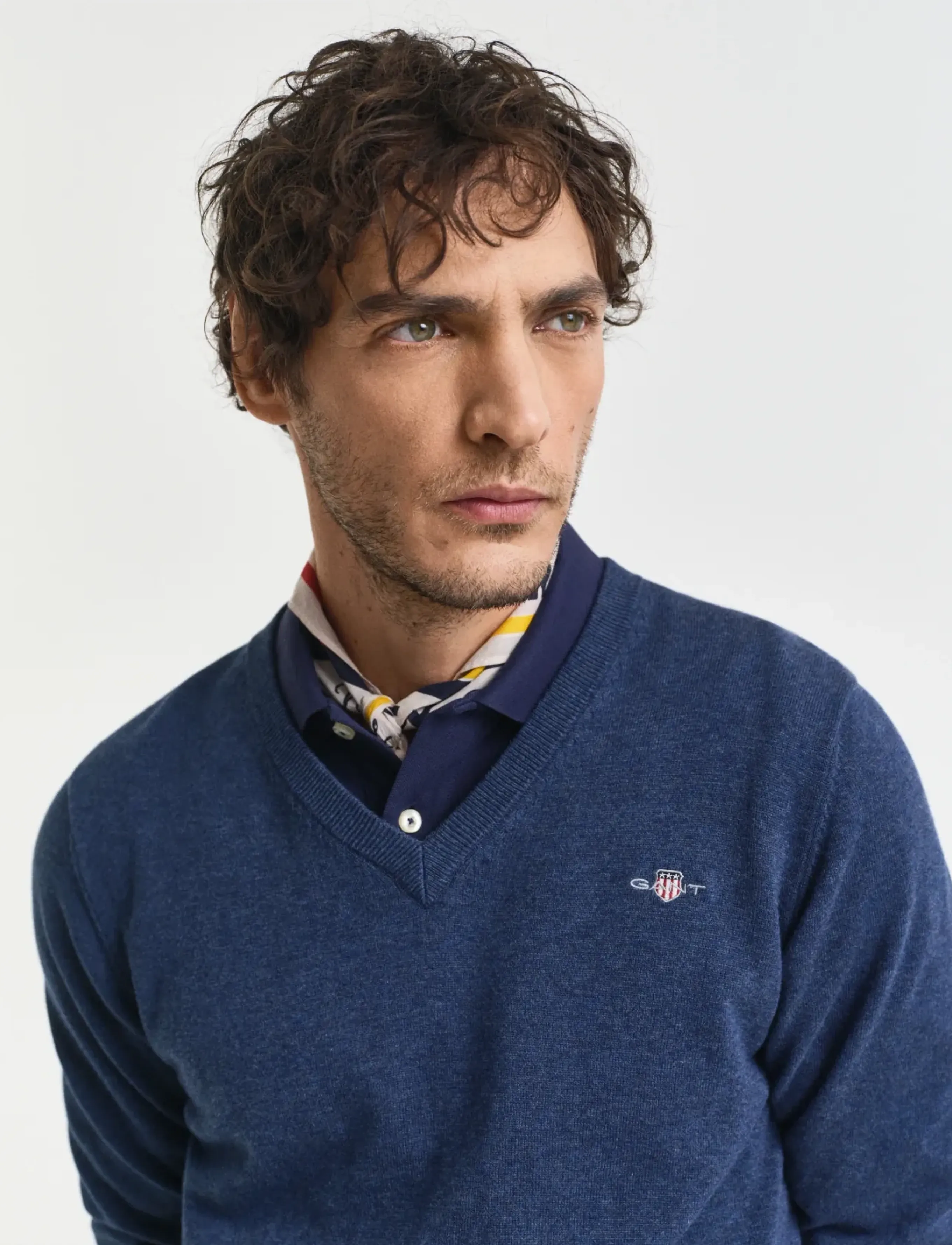 Gant Classic Cotton V-Neck stickade tröjor herr – bild 8
