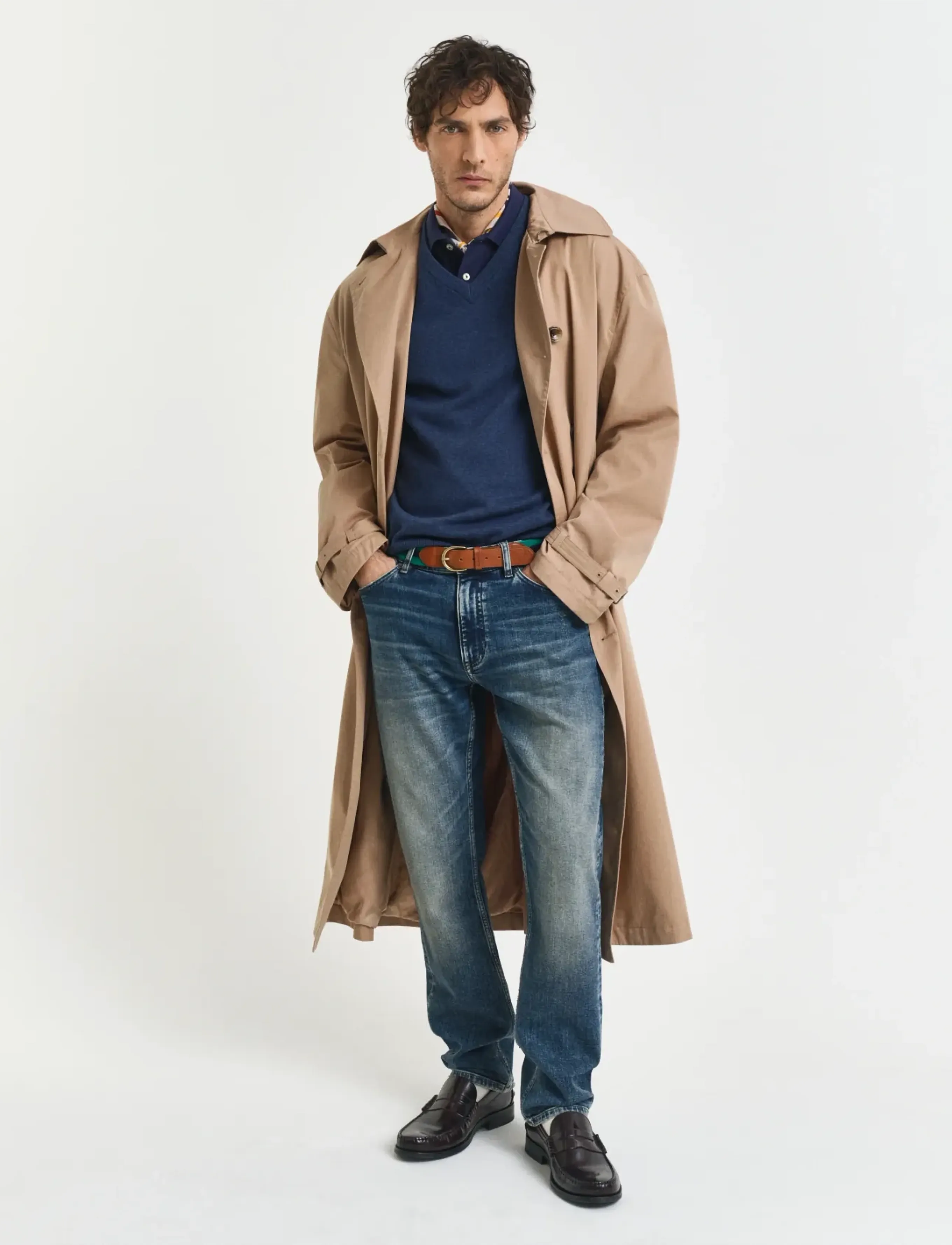 Gant Classic Cotton V-Neck stickade tröjor herr – bild 9
