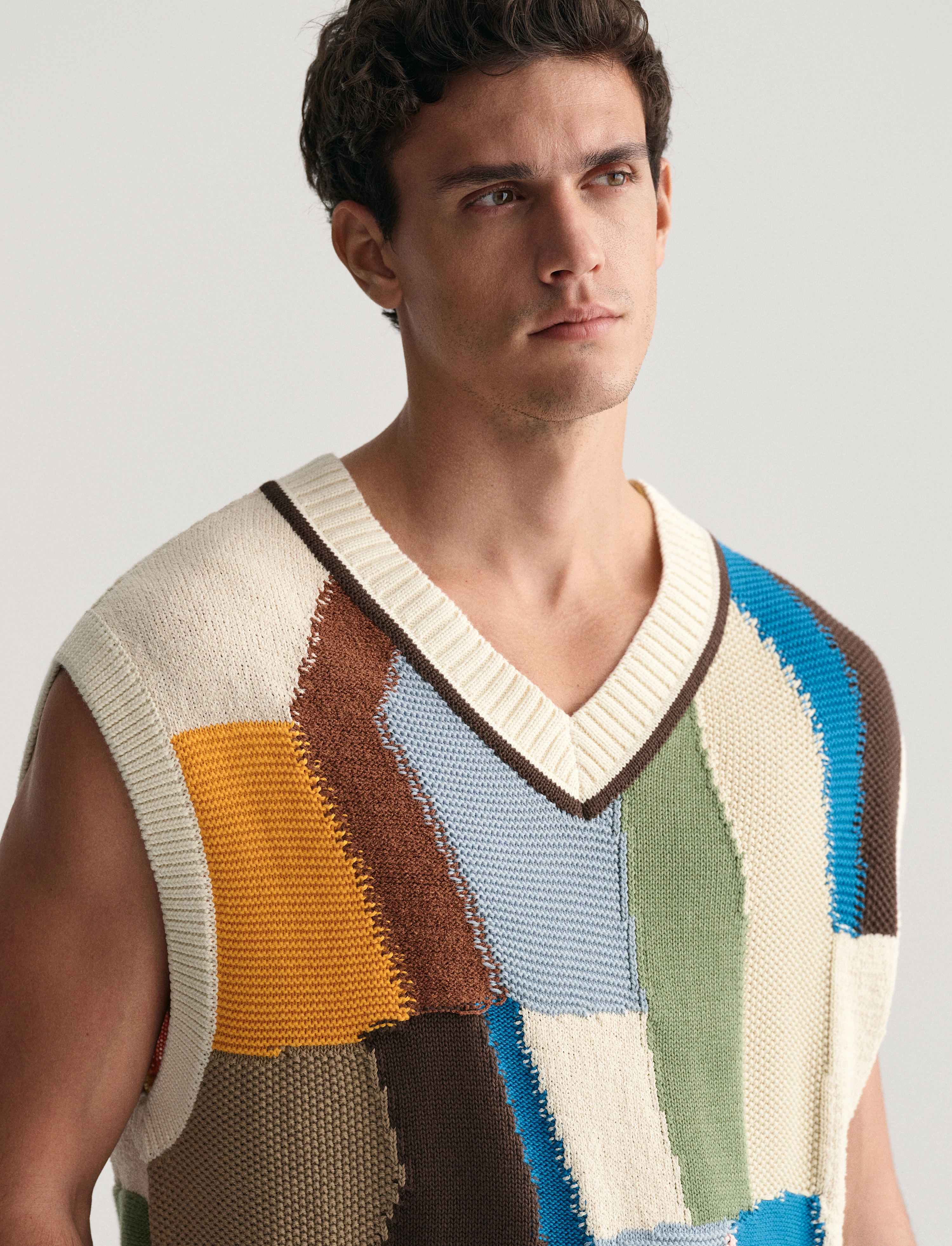 GANT - ART PRINT KNITTED VEST - cream - 1