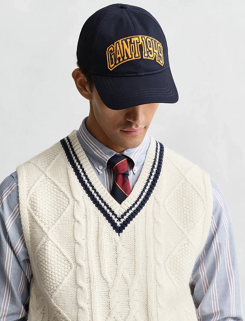 GANT - CABLE VEST - stickade västar - cream - 3