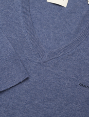 GANT - EXTRAFINE LAMBSWOOL V-NECK - megzti laisvalaikio drabužiai - stone blue melange - 2