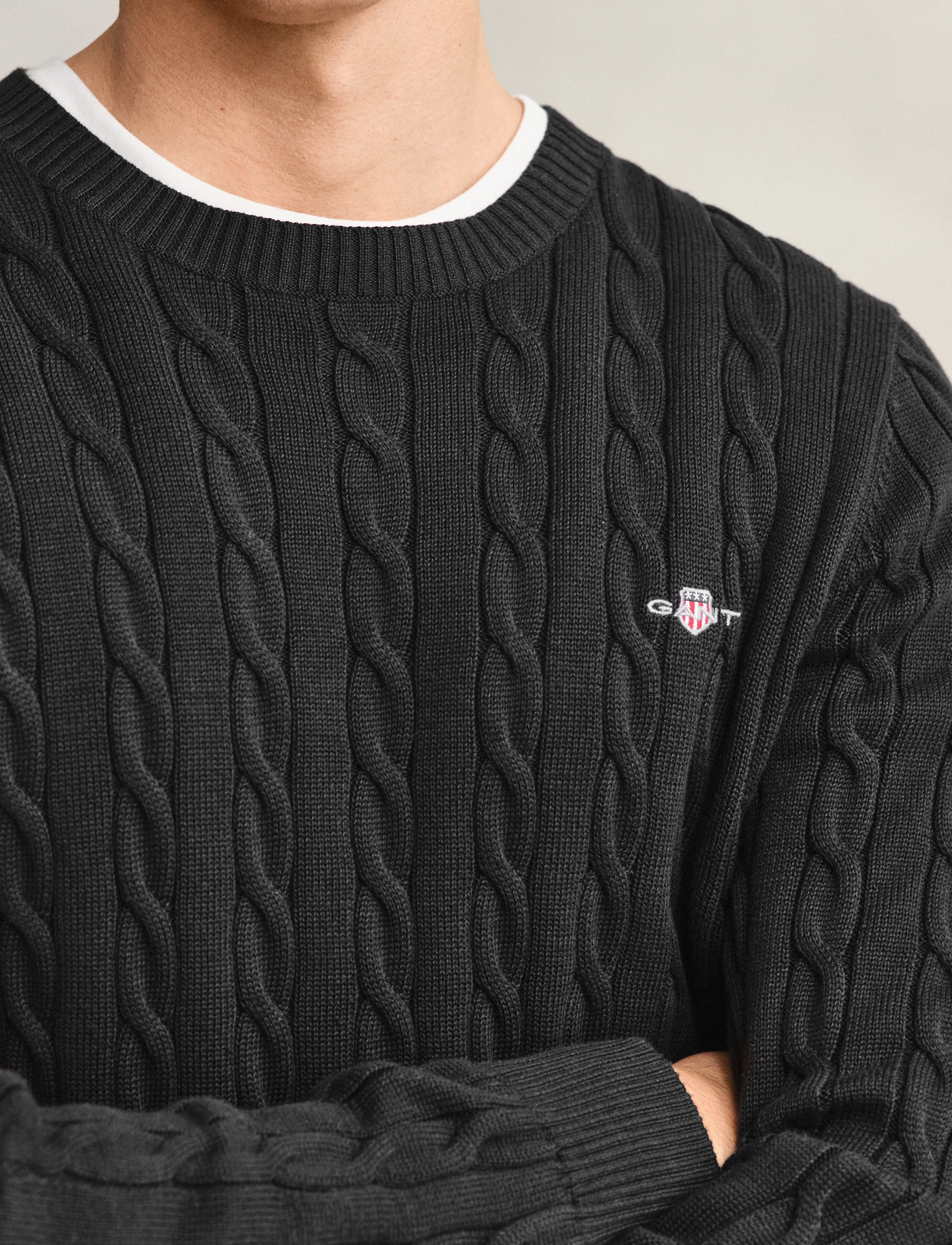 Gant - Classic Cable Knit Sweater - round necks - black - 4