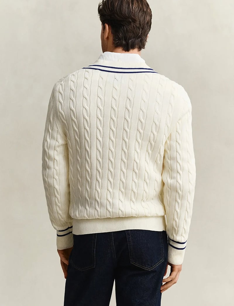 GANT - COTTON CABLE V-NECK - v-ausschnitt - cream - 2