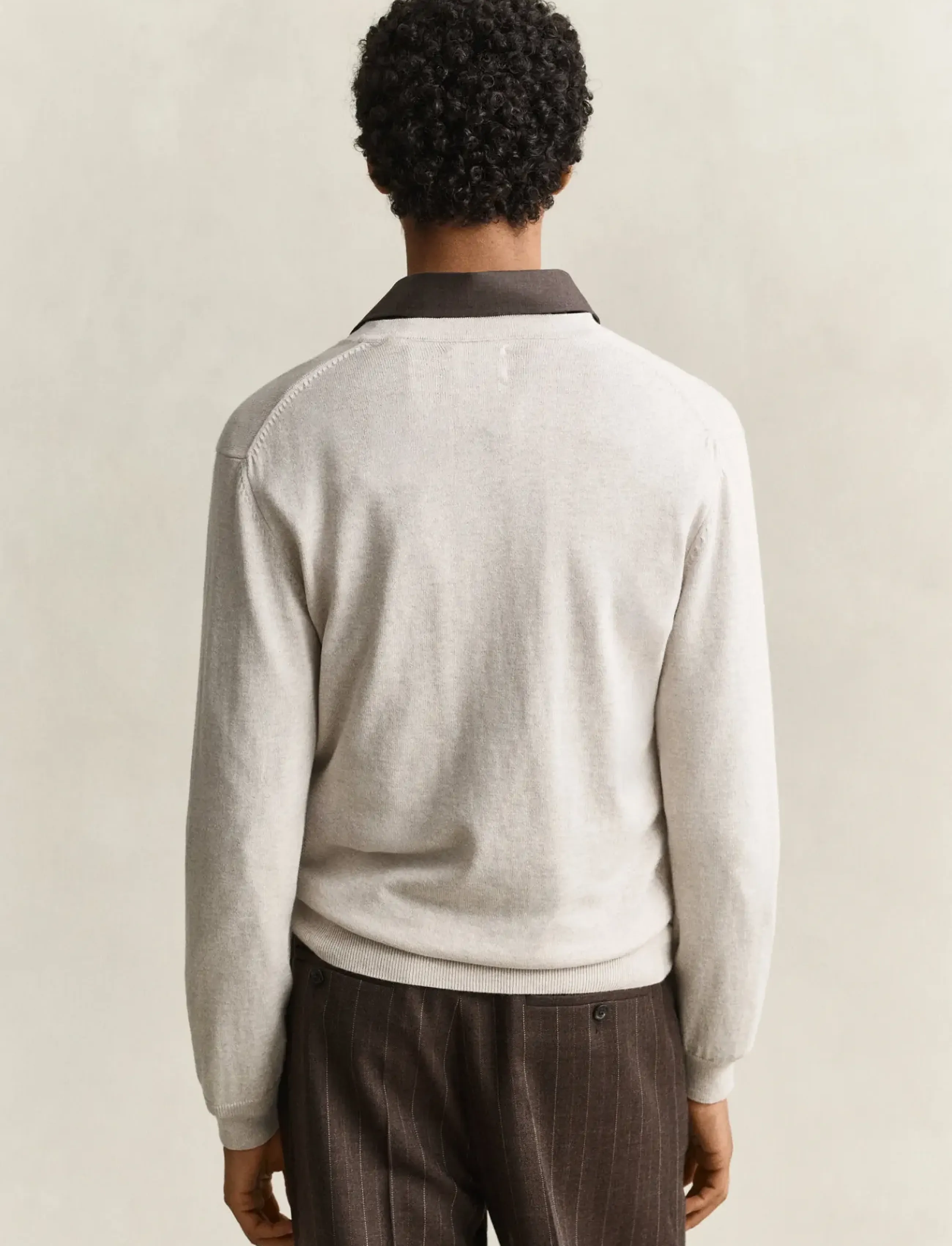 Gant Cotton Wool V-Neck stickade tröjor herr – bild 2