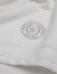 GANT - CREST TOWEL 70X140 - vannitoa tekstiilid - white - 3