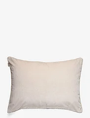 GANT - MONOGRAM CUSHION - cushions - white sand - 1