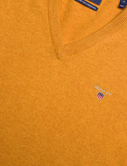 GANT - SUPERFINE LAMBSWOOL V-NECK - megztinis su v formos apykakle - dk mustard orange - 2