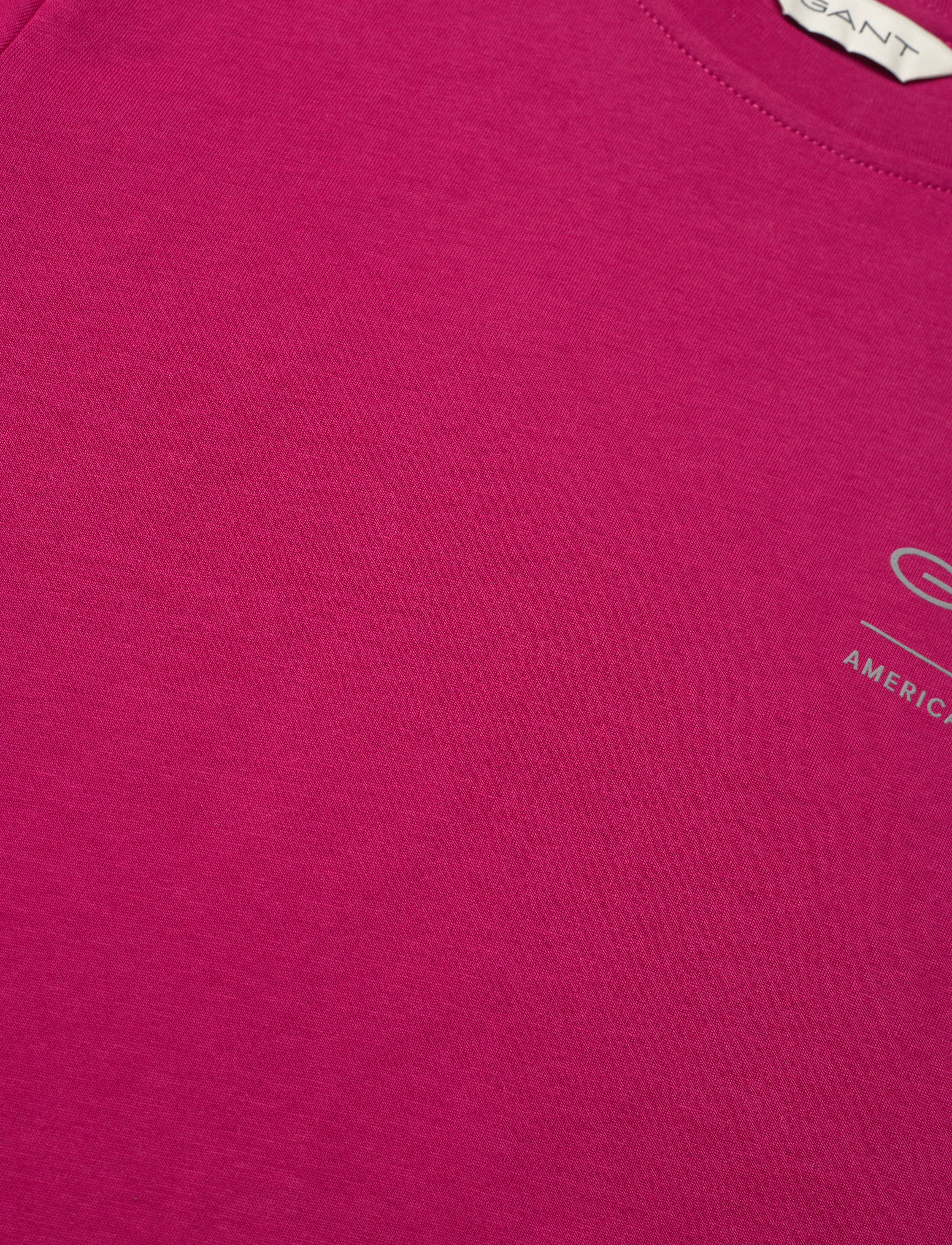GANT - RELAXED CONTRAST SHIELD T-SHIRT - deep fuchsia - 2