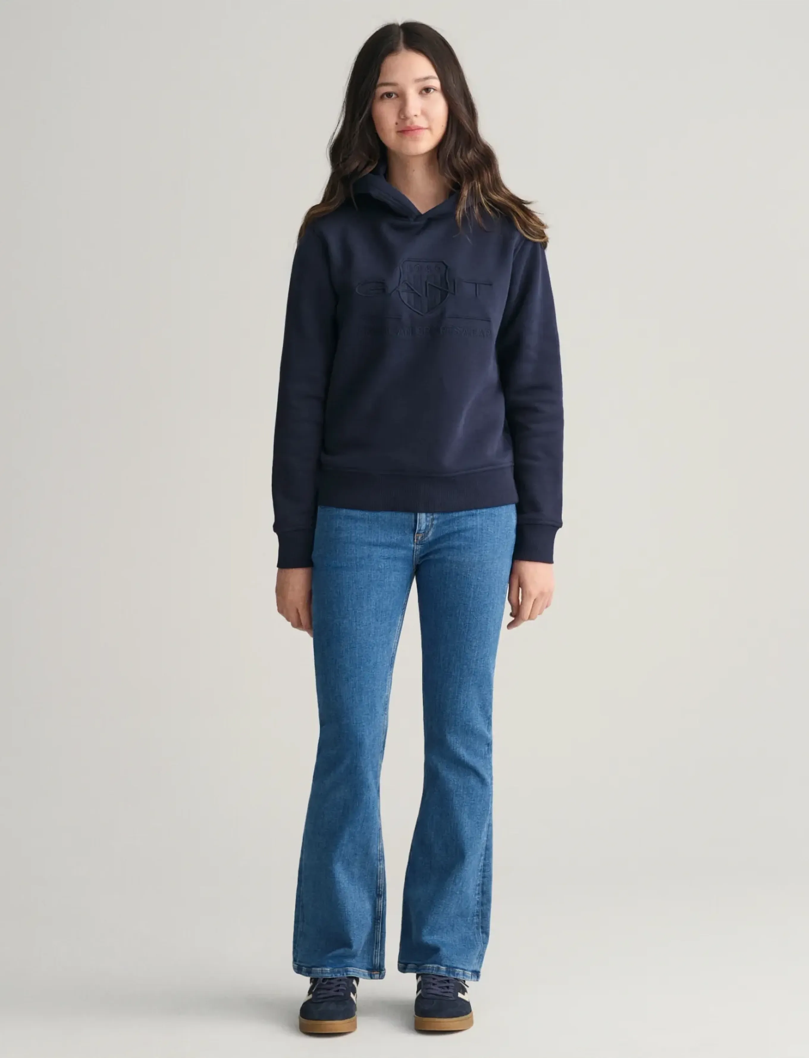 GANT - TONAL SHIELD HOODIE - evening blue - 5