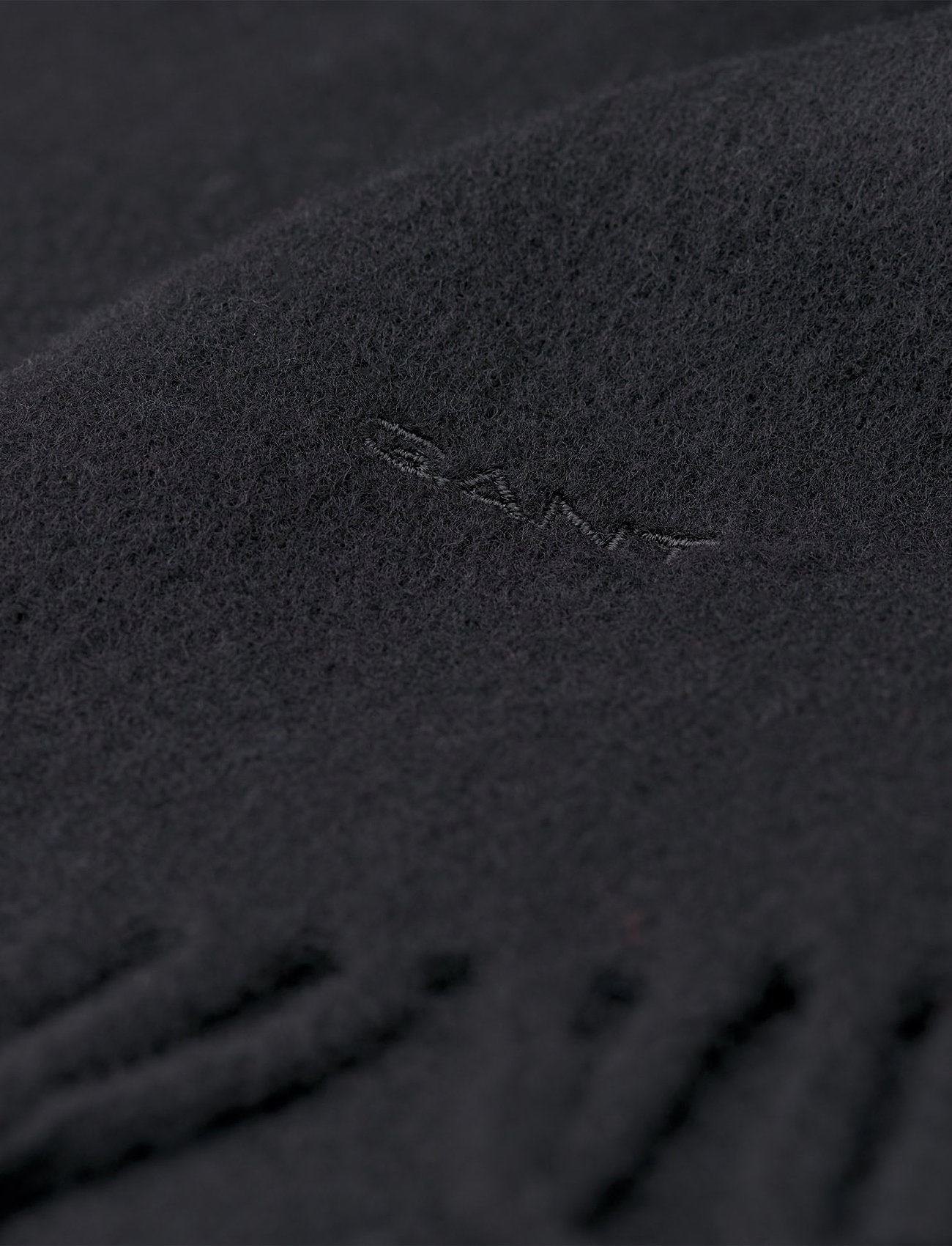 GANT - SOLID LAMBSWOOL SCARF - black - 3