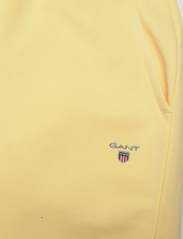 GANT - THE ORIGINAL SWEAT SHORTS - collegeshortsit - lemon - 2