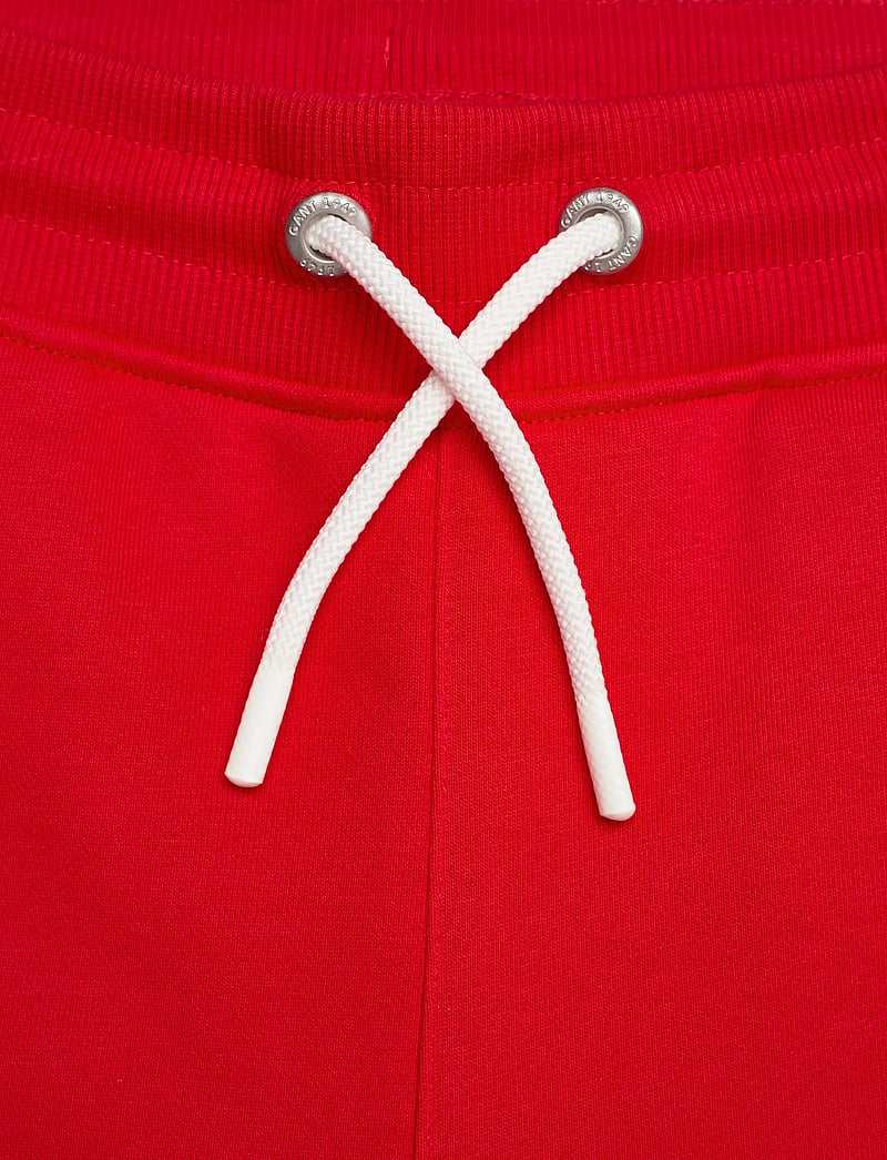 GANT - SHIELD SWEAT SHORTS - sweat shorts - bright red - 3