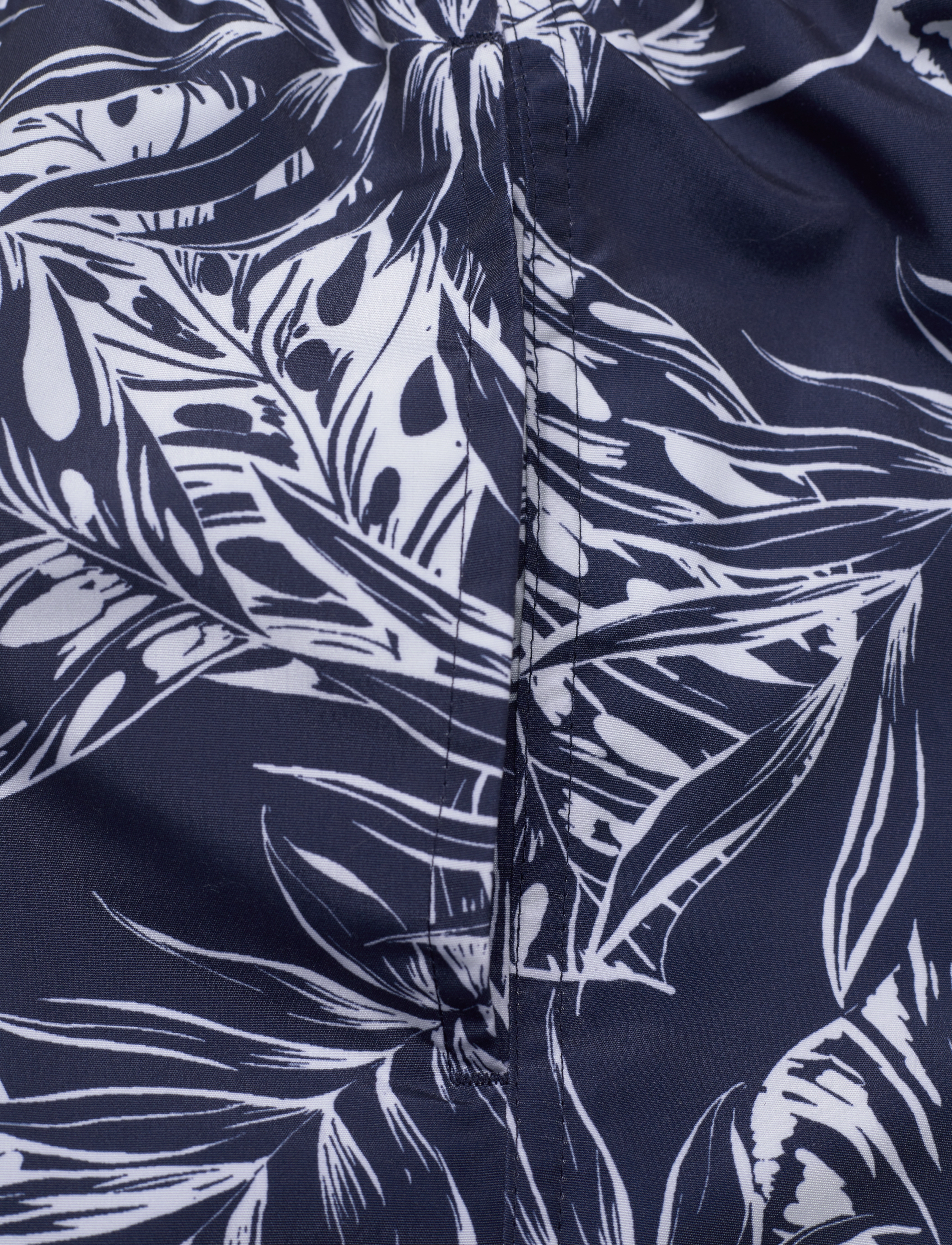 GANT - CF TROPICAL LEAVES PRINT SW SHORTS - marine - 3