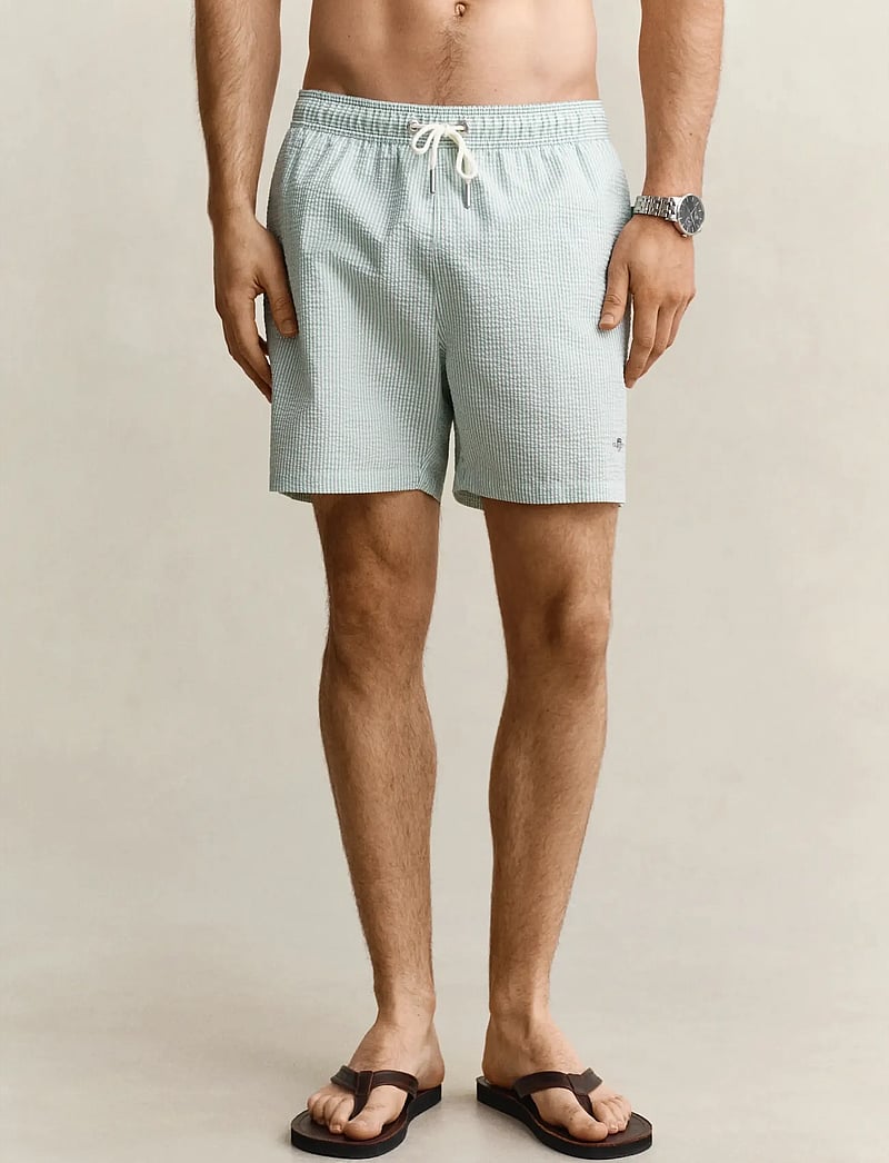 GANT - STRIPED SEERSUCKER SWIM SHORTS - badeshorts - muted turquoise - 3