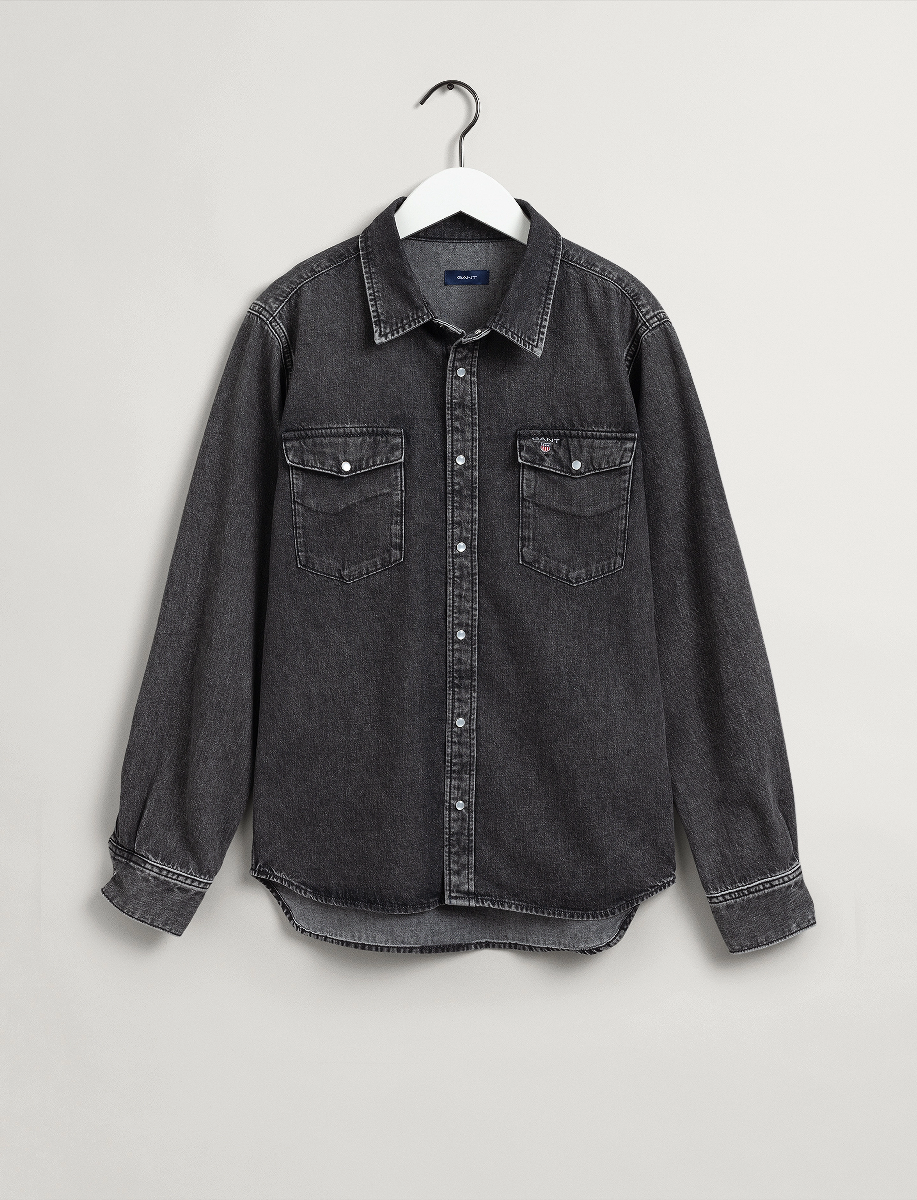 GANT - D2. OVERSIZED DENIM SHIRT - black raw - 3