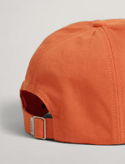 GANT - COTTON TWILL CAP - najniższe ceny - pumpkin orange - 3