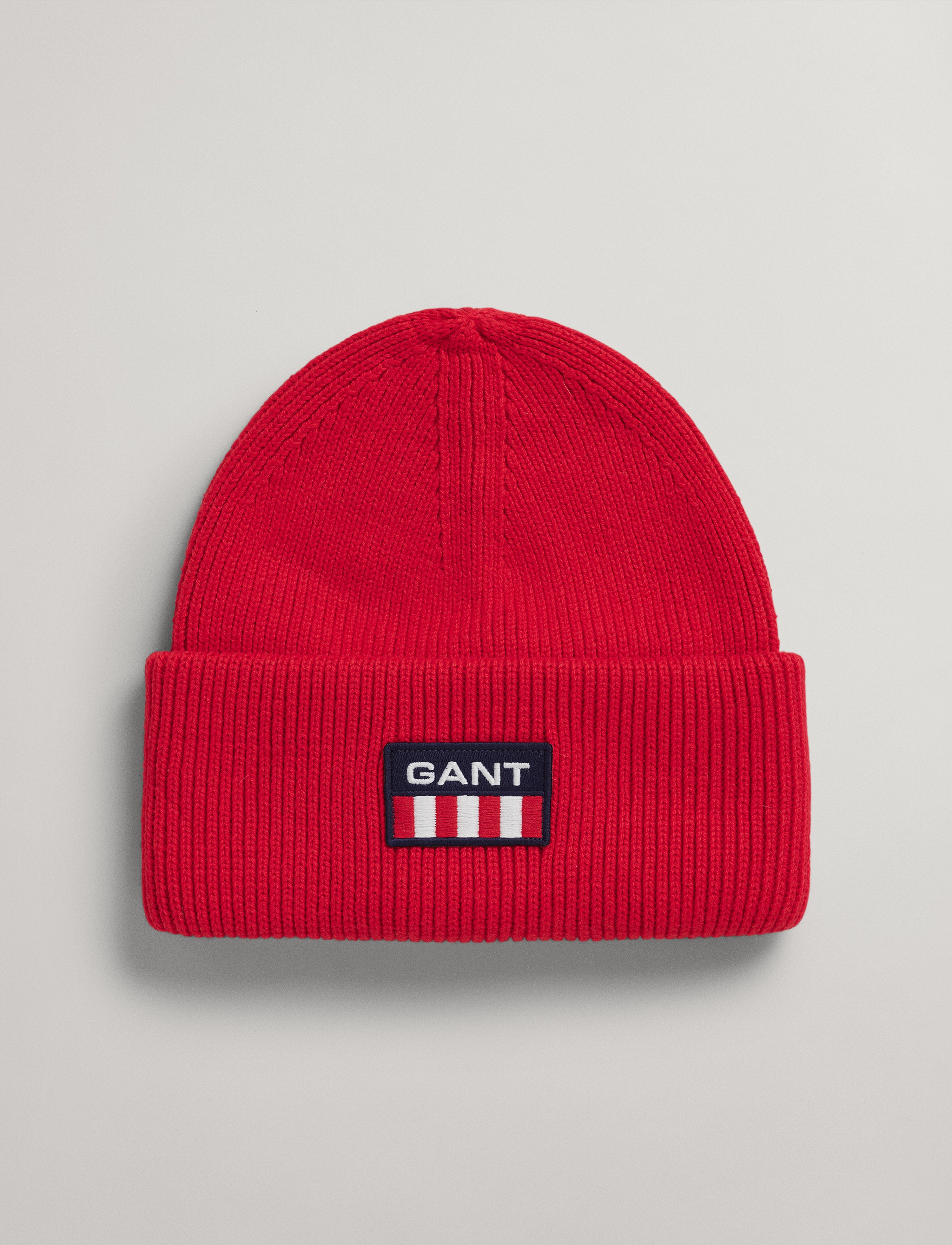 GANT - UNISEX. RETRO SHIELD BEANIE - ruby red - 2