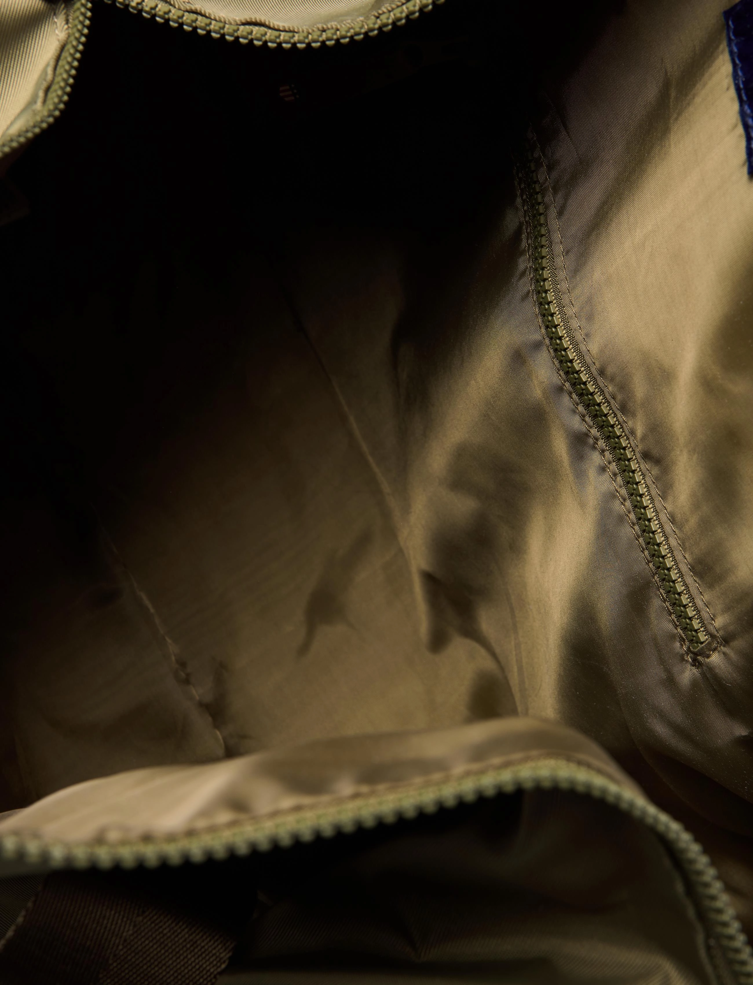GANT - D1. GANT RETRO SHIELD SPORTS BAG - utility green - 4
