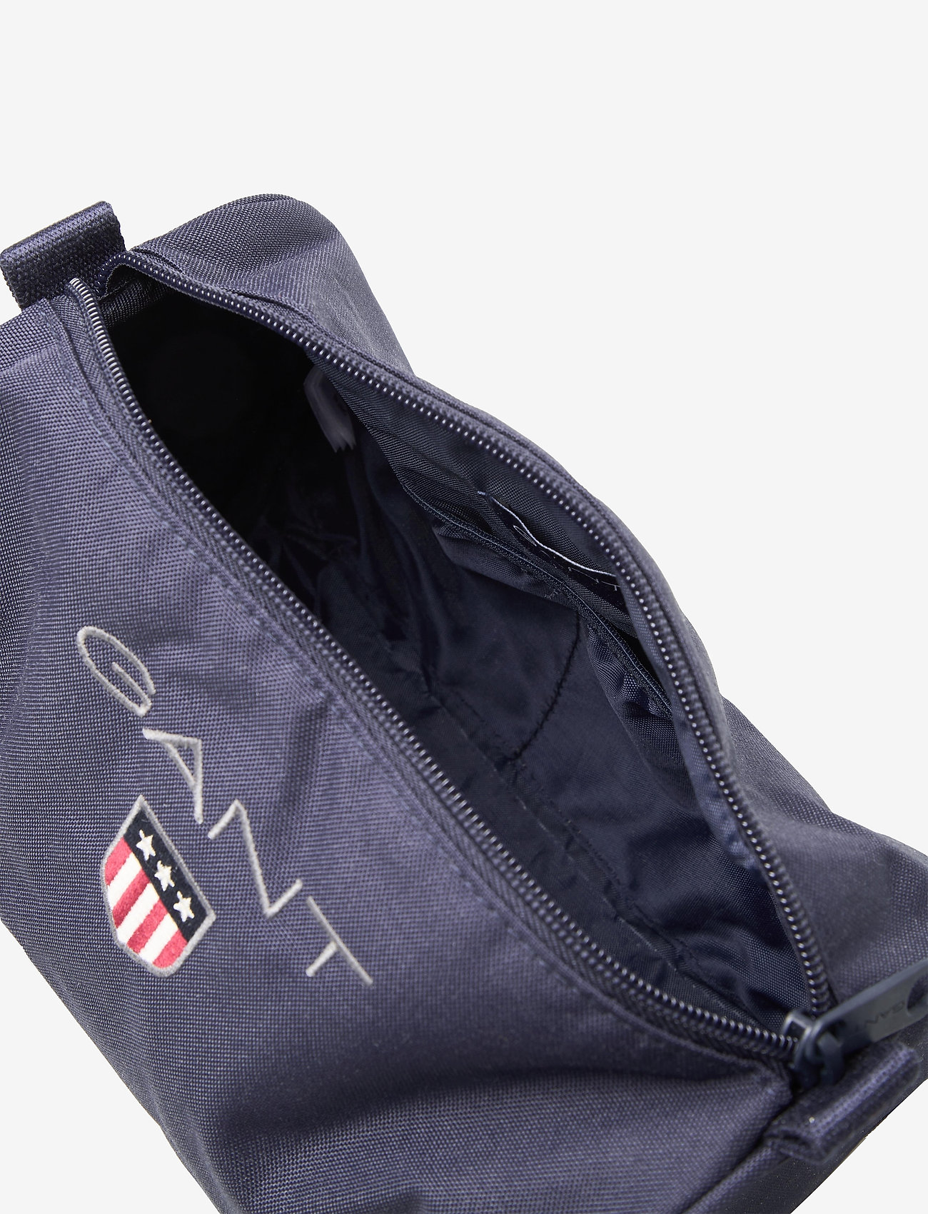 GANT - MEDIUM SIZE SHIELD WASH BAG - evening blue - 3