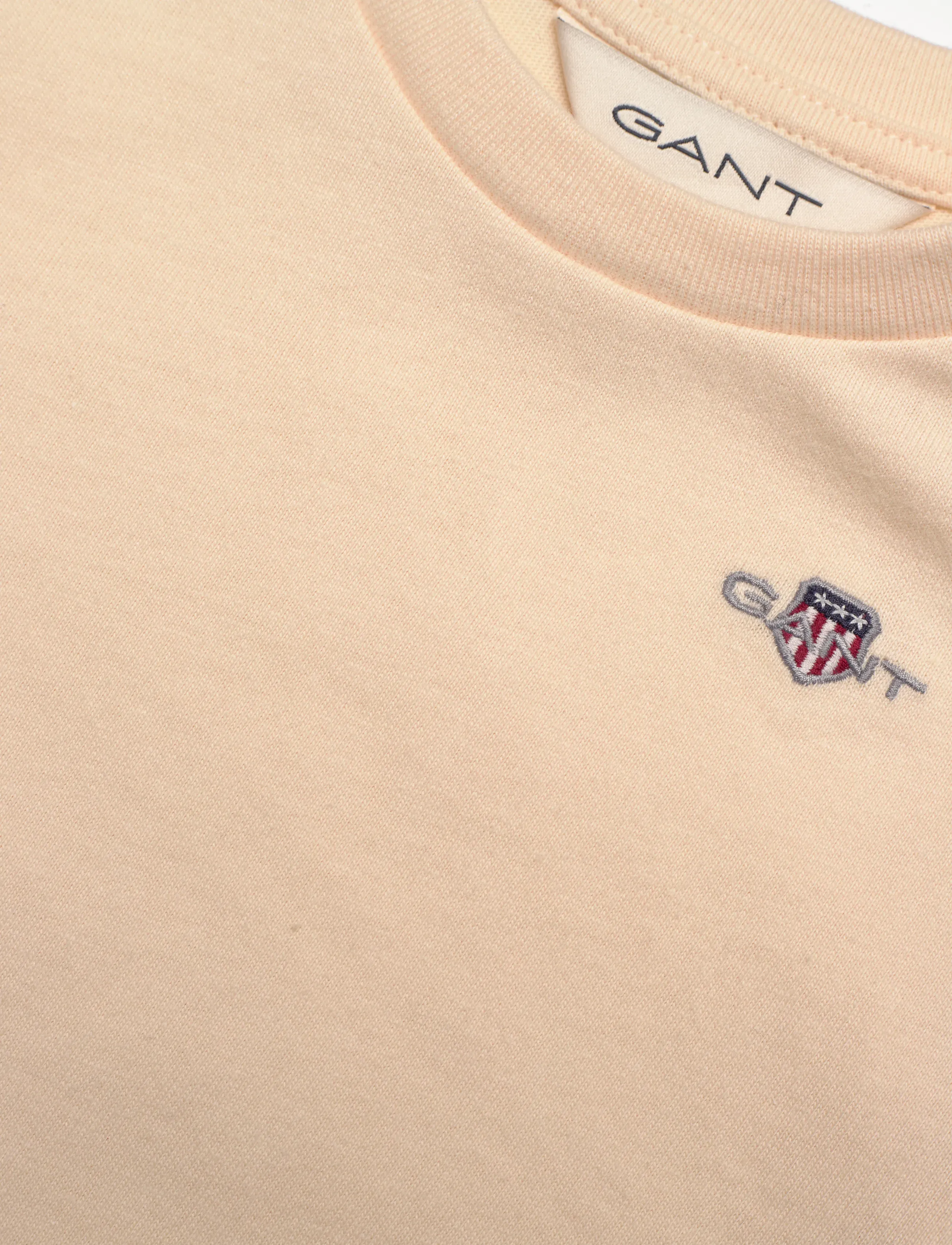 Gant Kids - Shield SS T-Shirt and Sweatshort Set - sæt med kortærmet t-shirt - creamed white - 5