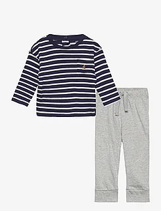 Baby 100% Organic Cotton Mix and Match Pocket T-Shirt Outfit, GAP