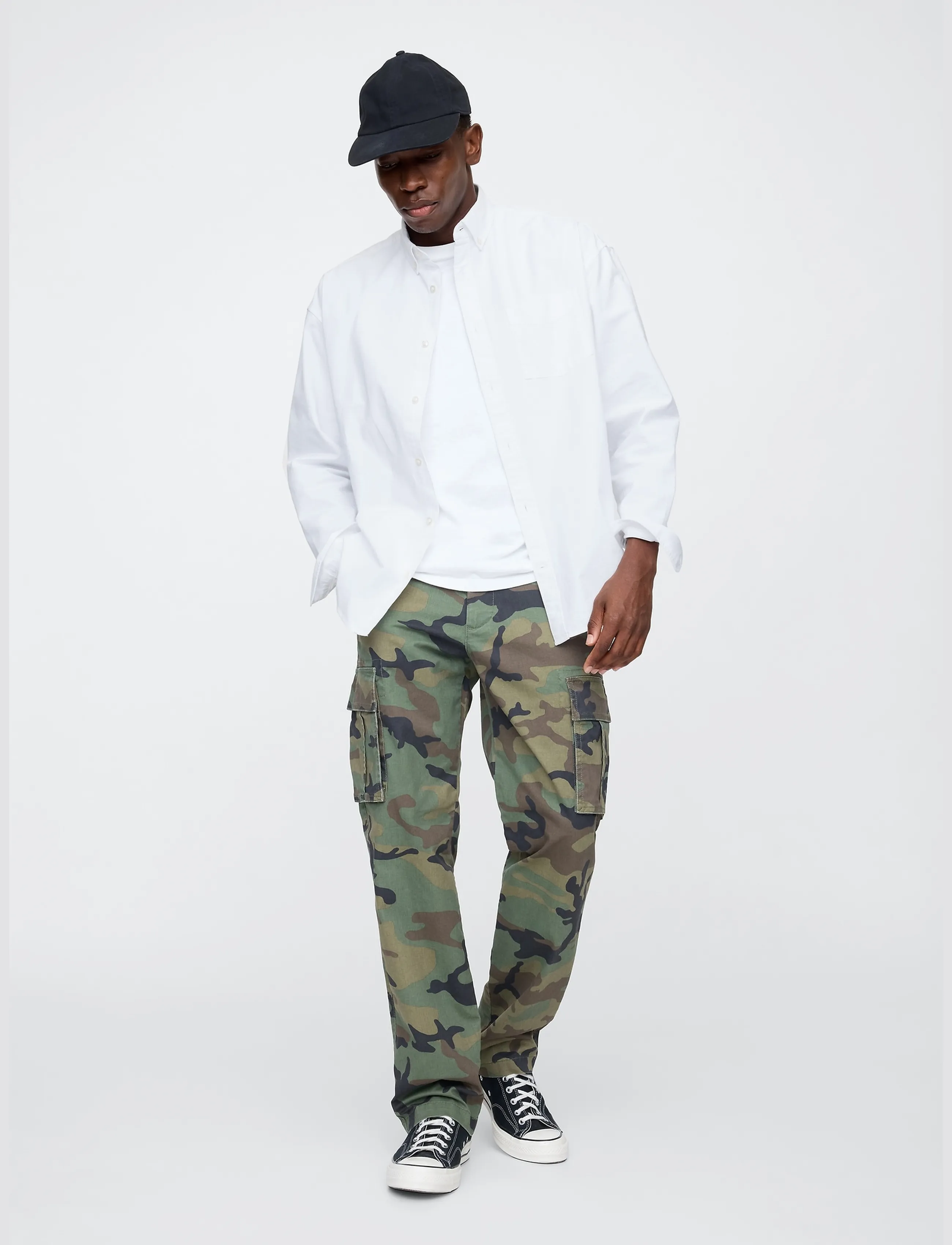 GAP - Essential Straight Cargo Pants from the GAP collection - cargohosen - green camo - 0