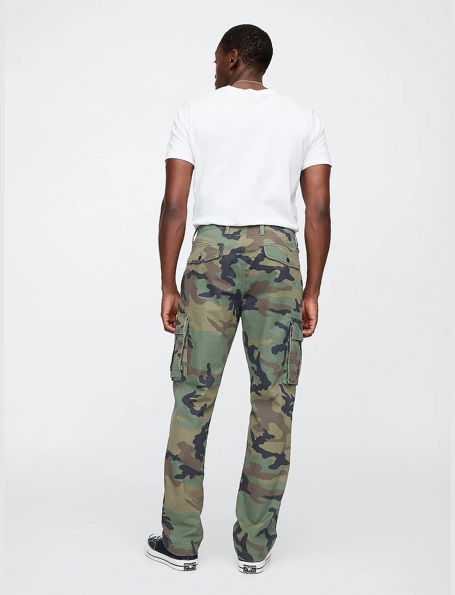 GAP - Essential Straight Cargo Pants from the GAP collection - cargohosen - green camo - 2