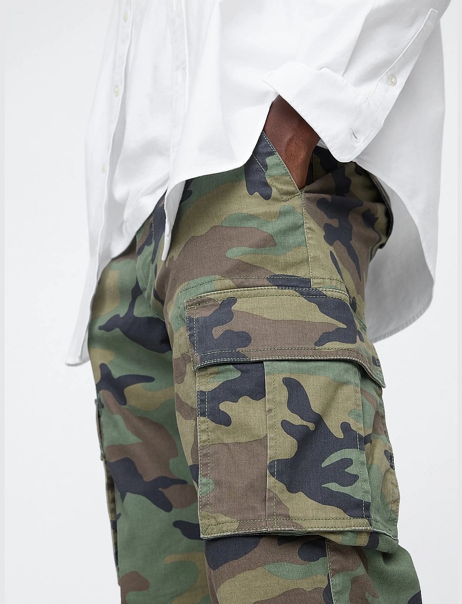 GAP - Essential Straight Cargo Pants from the GAP collection - cargohosen - green camo - 5