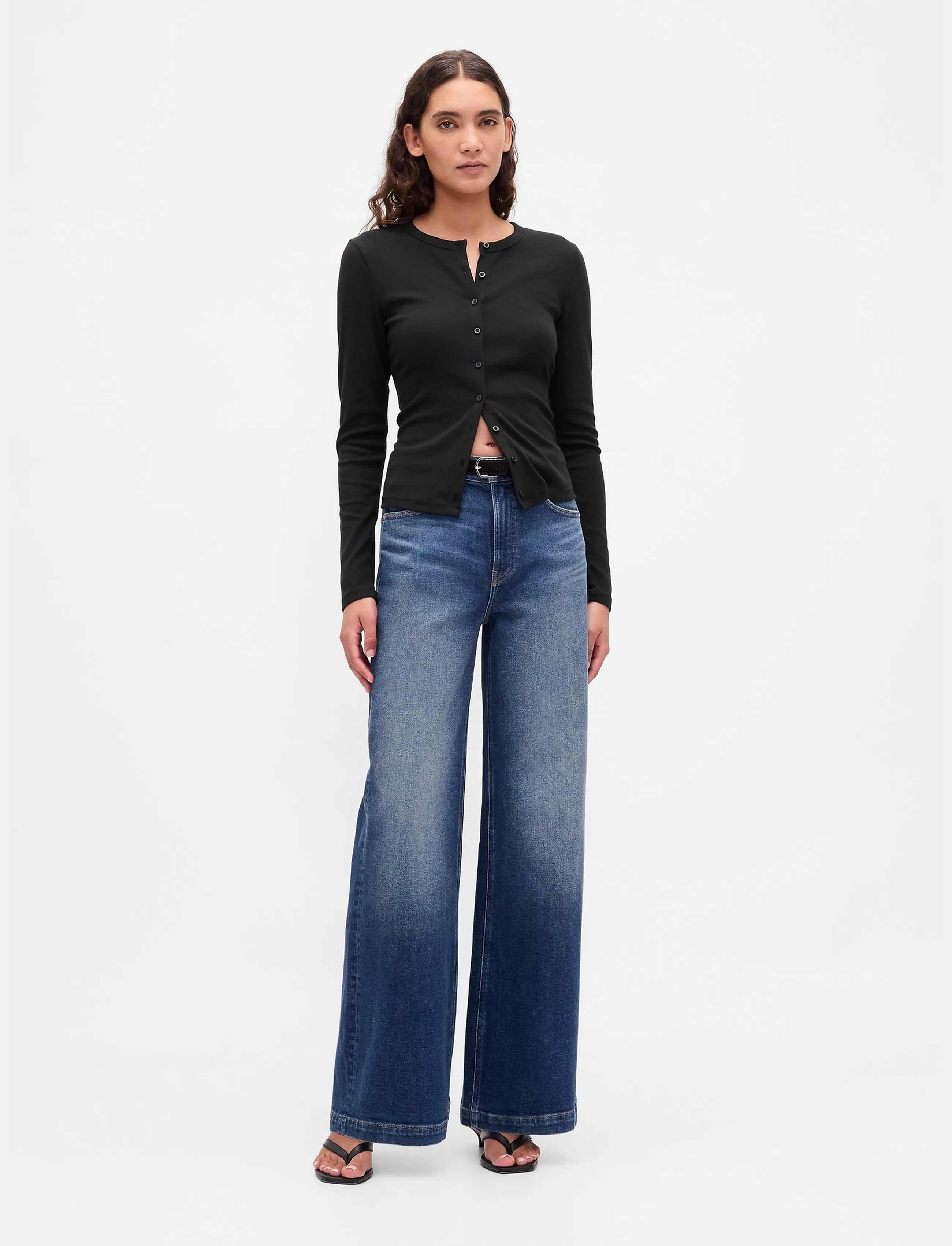 GAP - Modern Crewneck Cardigan from the GAP collection - strickjacken - black - 2