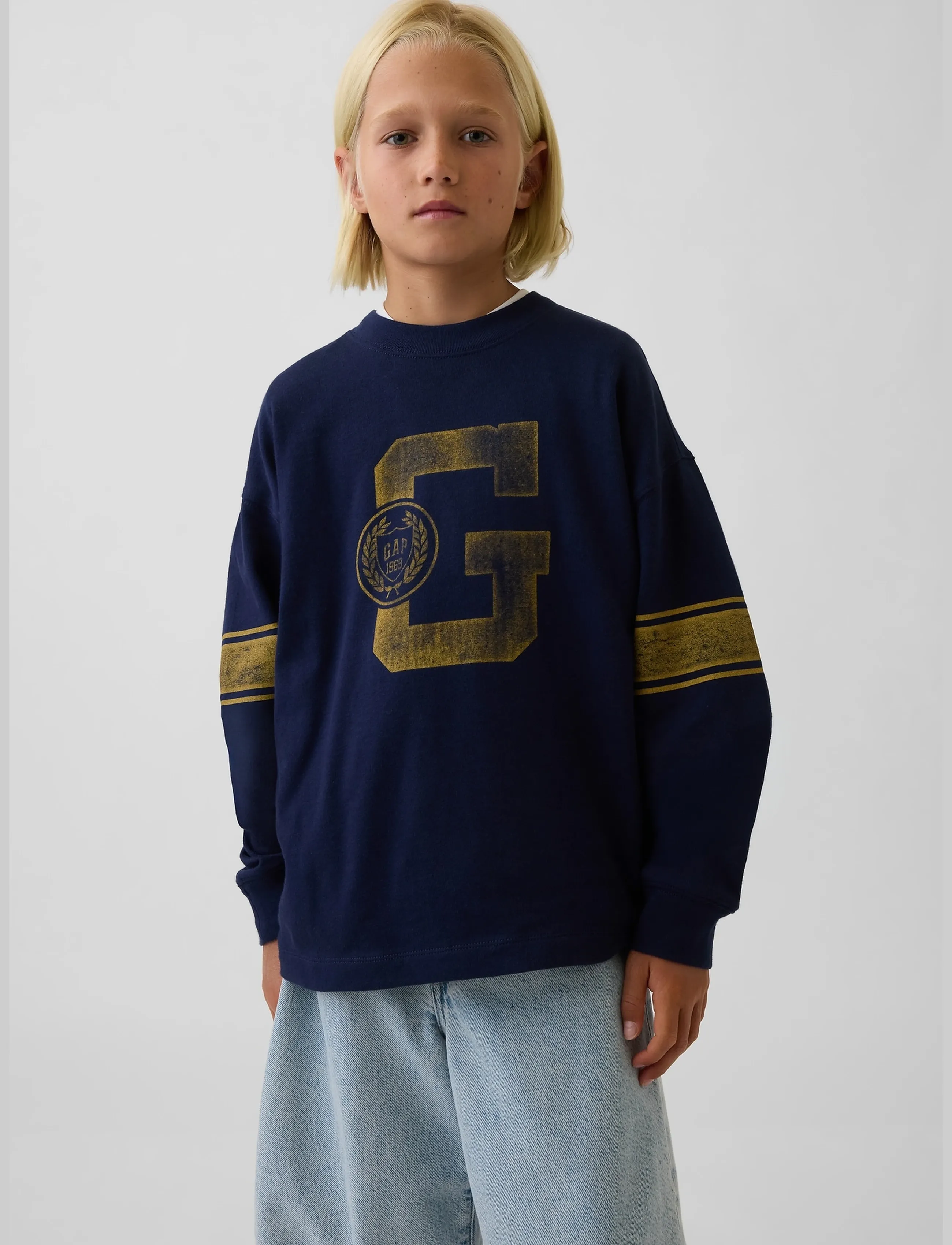 GAP - Kids Heavyweight Oversized Graphic T-Shirt - langärmelig - navy uniform - 2