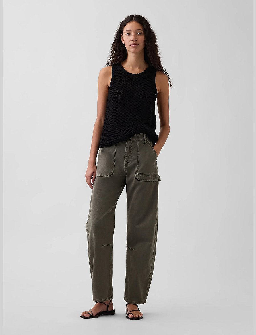 GAP - Mid Rise Barrel Utility Ankle Pants - hosen mit geradem bein - black moss - 0