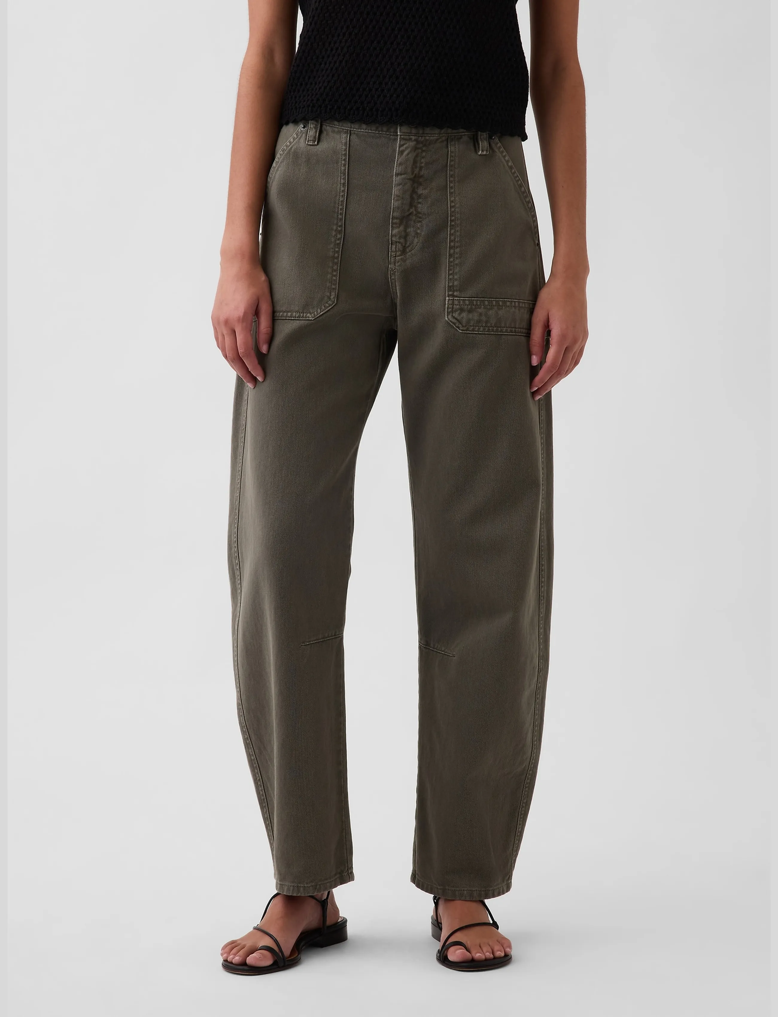 GAP - Mid Rise Barrel Utility Ankle Pants - barrel trousers - black moss - 2