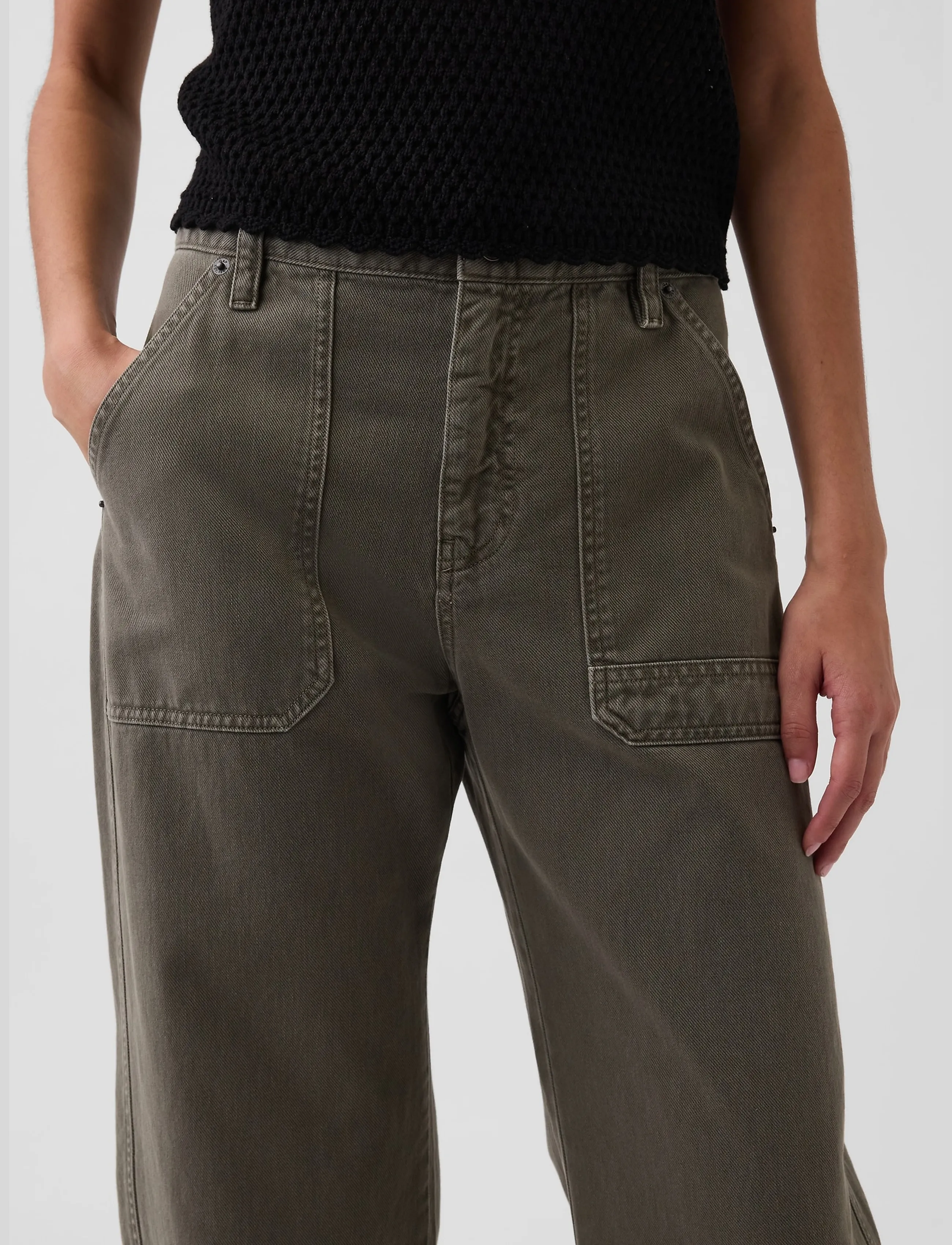 GAP - Mid Rise Barrel Utility Ankle Pants - barrel trousers - black moss - 5