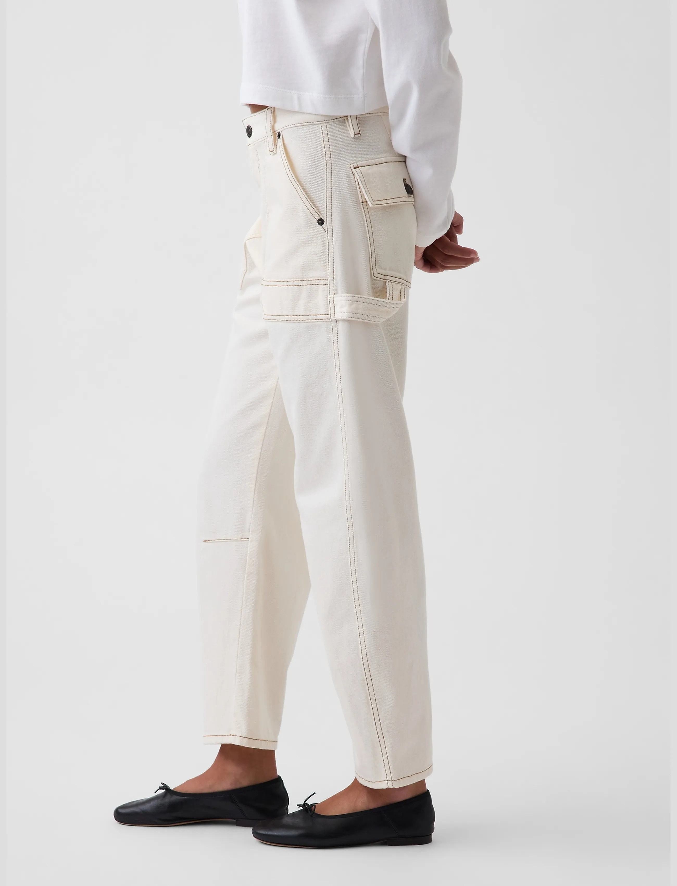 GAP - Mid Rise Barrel Utility Ankle Pants - barrel trousers - ivory frost - 4