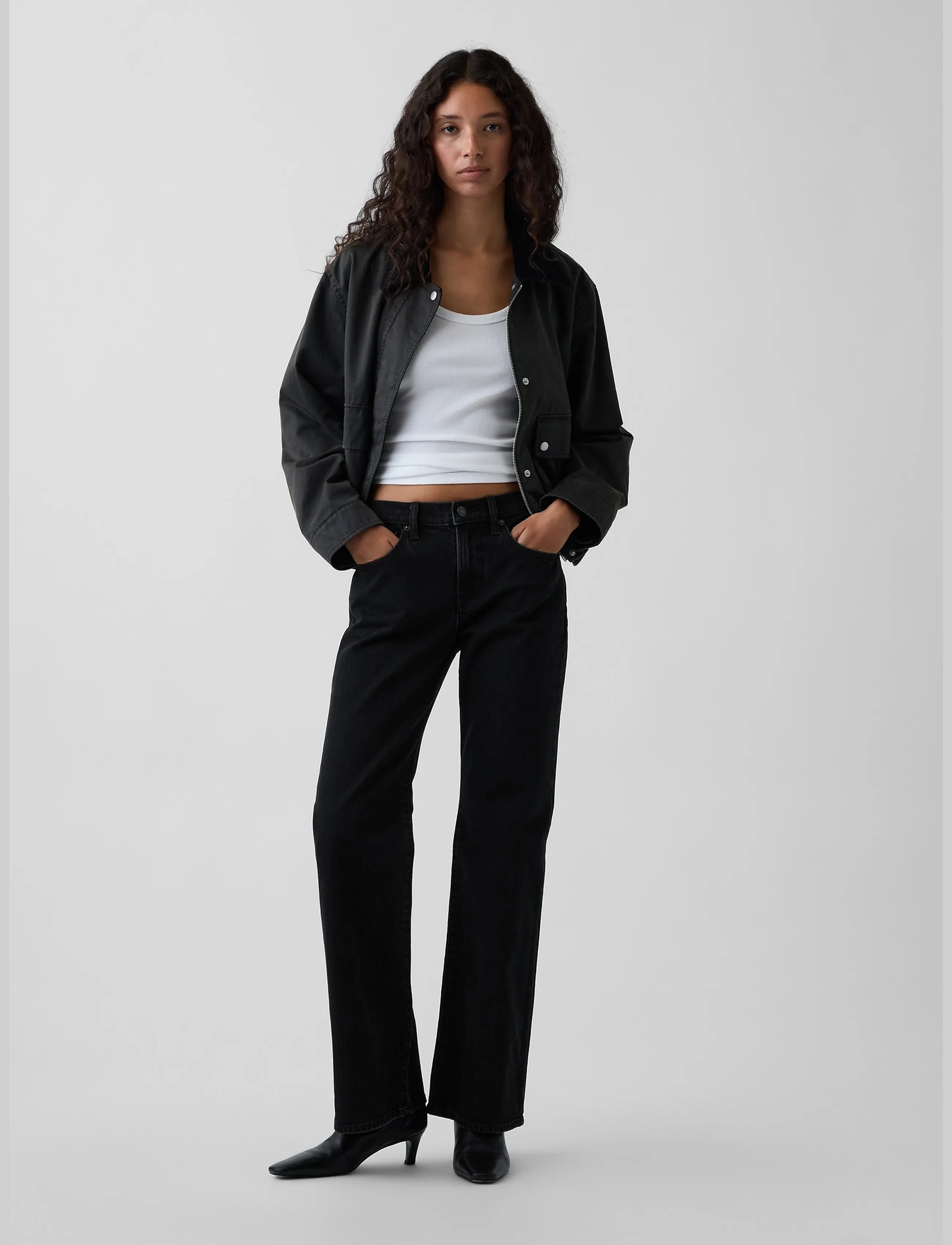 GAP - Mid-Rise Relaxed Flare Jeans from the GAP collection - black wash - 5