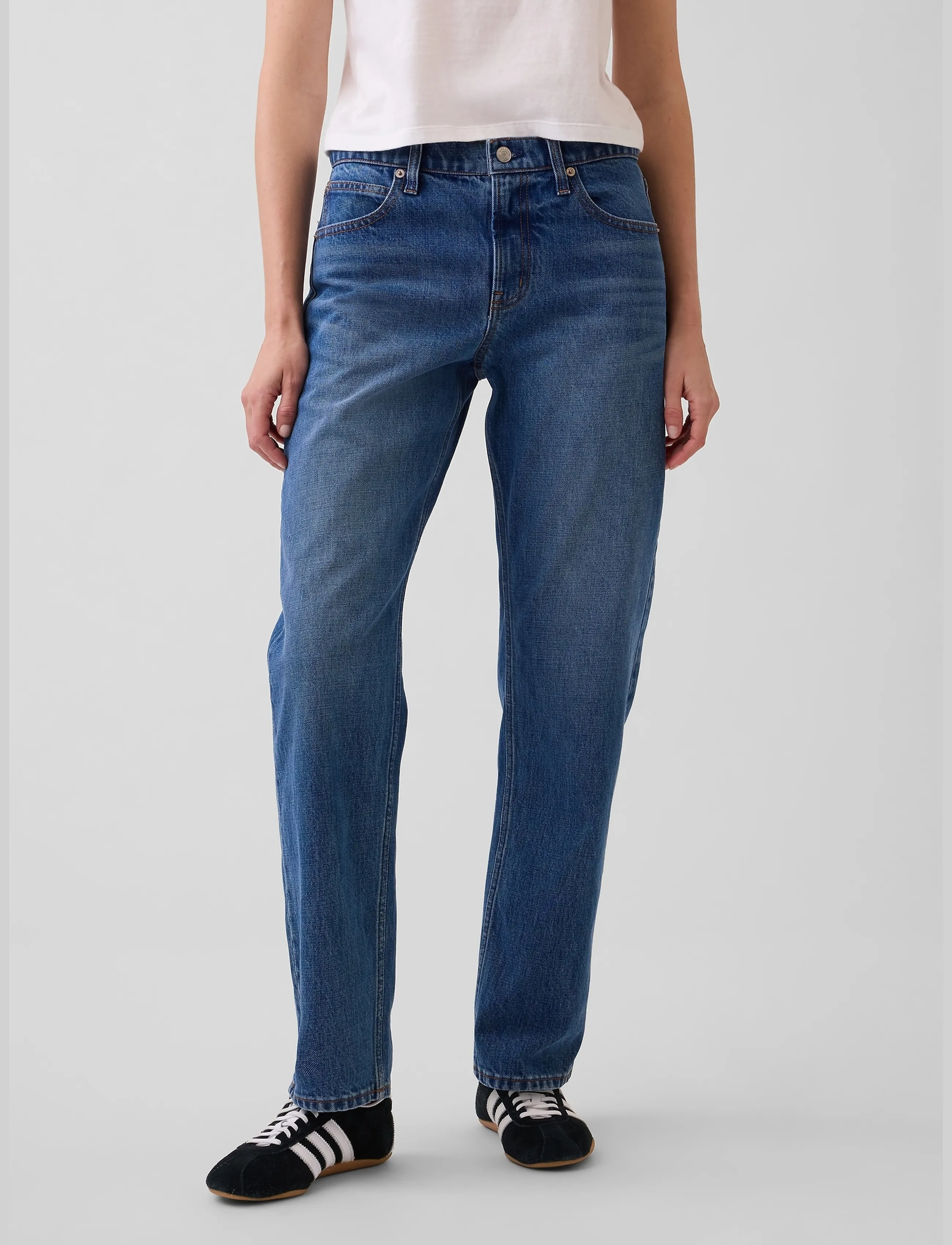 GAP - Mid Rise Straight Taper Jeans - medium wash - 2