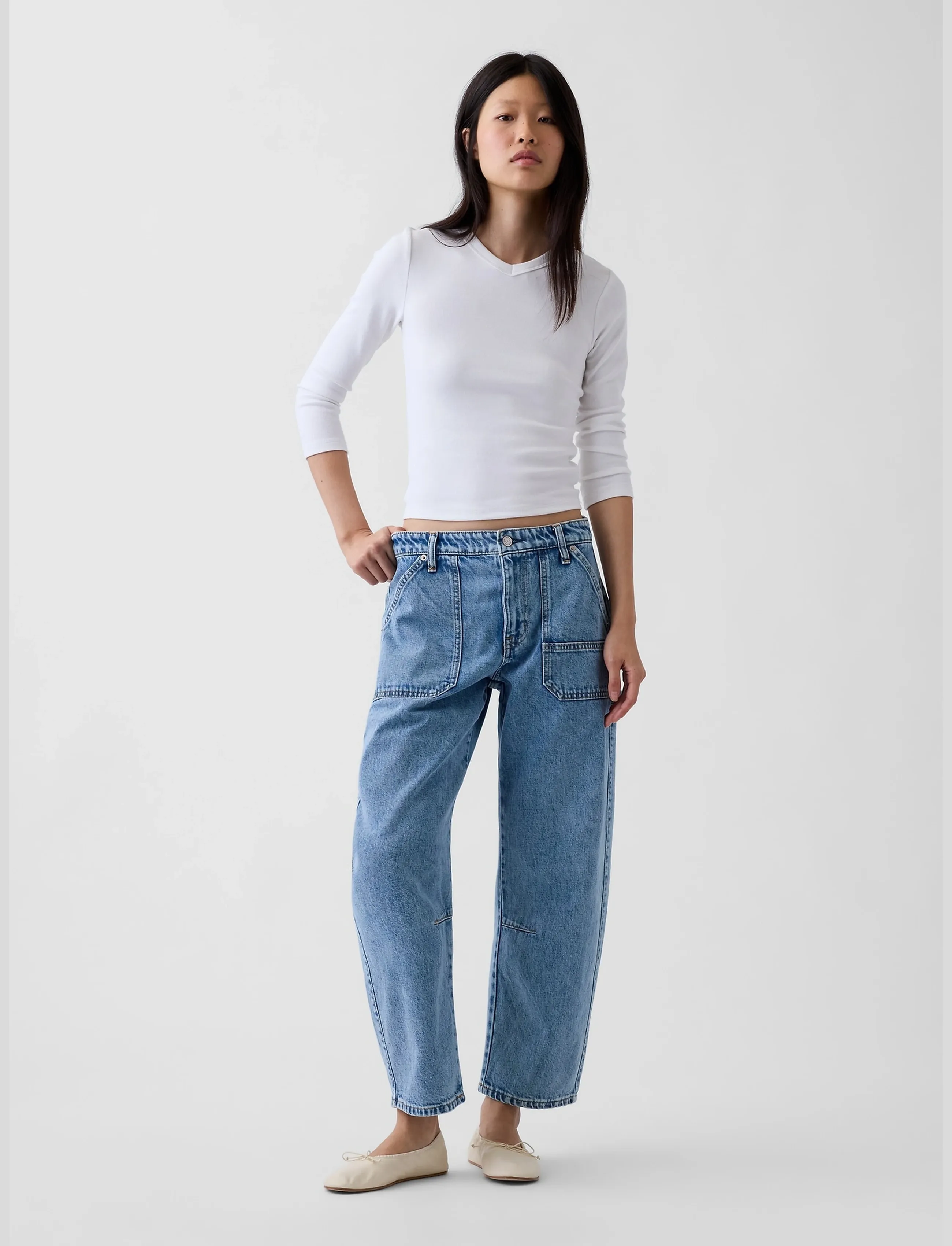 GAP Mid-Rise Barrel Utility Jeans from the GAP collection - Kollektioner - LIGHT WASH / blue