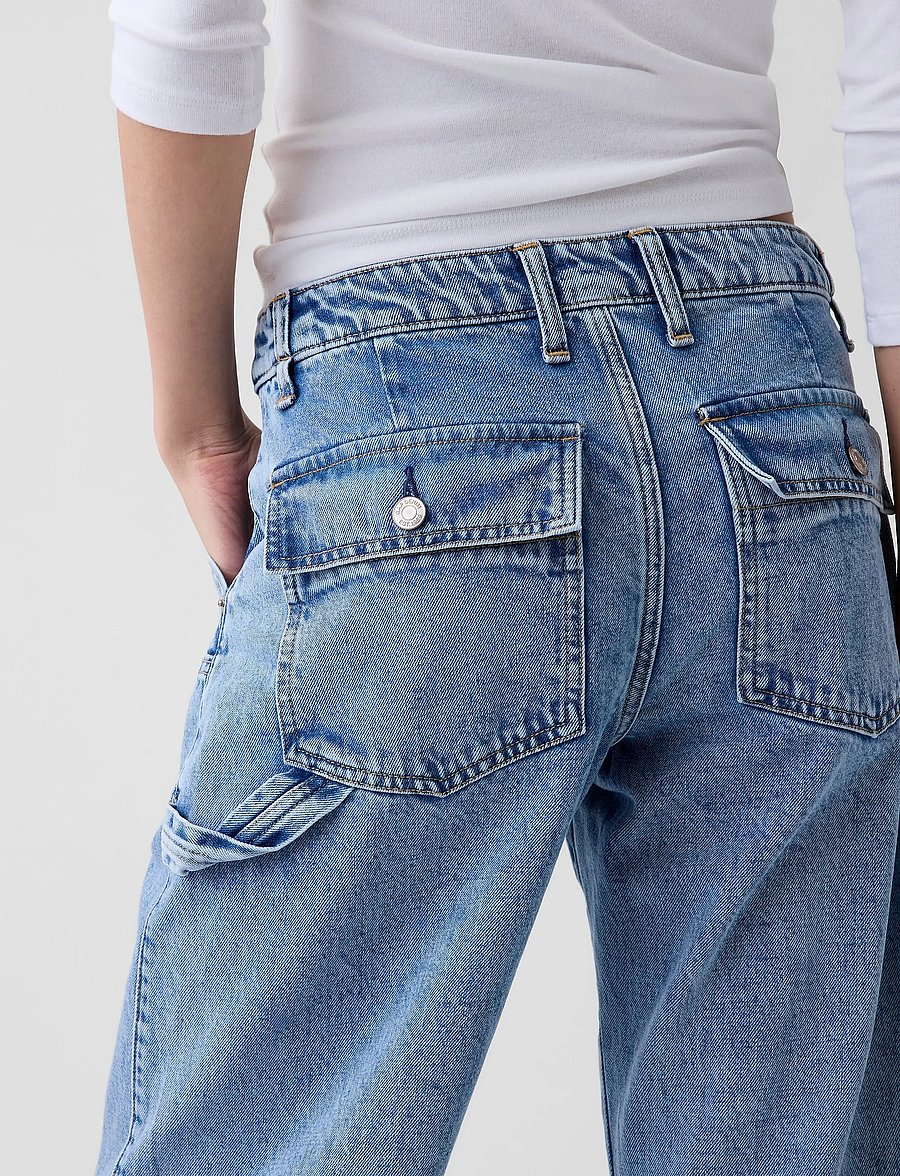 GAP - Mid-Rise Barrel Utility Jeans from the GAP collection - barrel jeans - light wash - 3