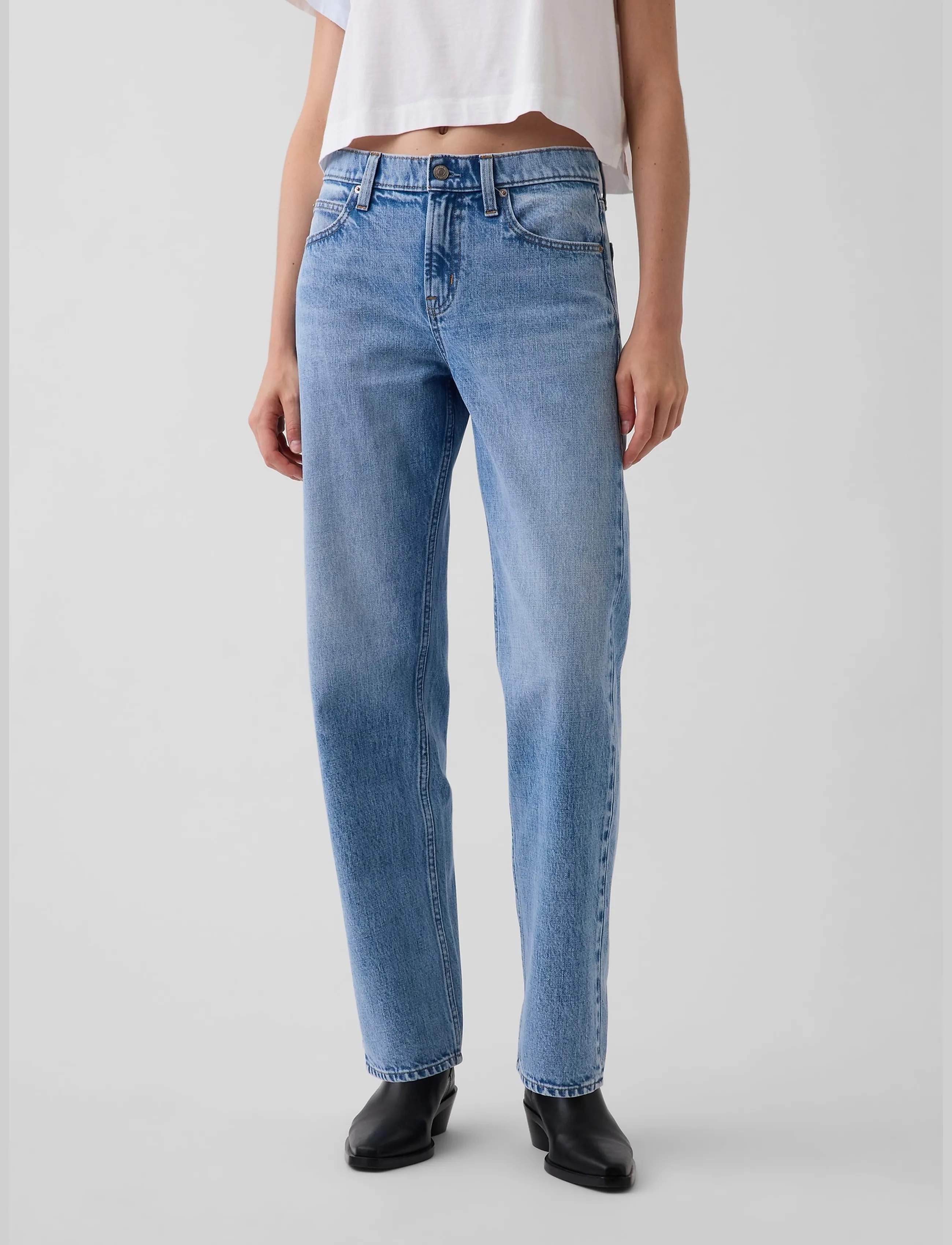 GAP - Mid Rise Straight Taper Jeans - tapered jeans - light wash - 2