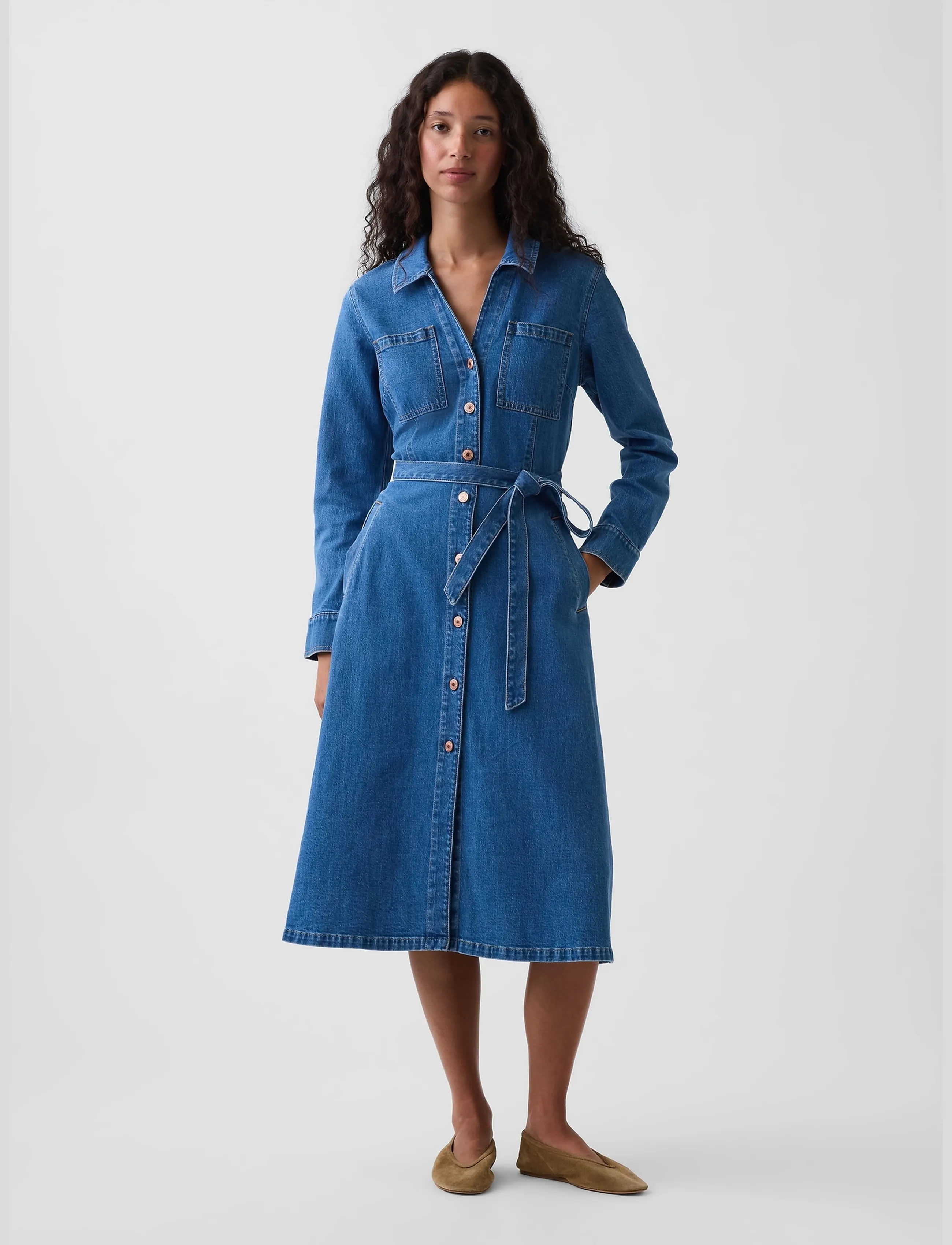 GAP Denim Tie-Belt Midi Dress from the GAP collection - Kläder - MEDIUM WASH / blue