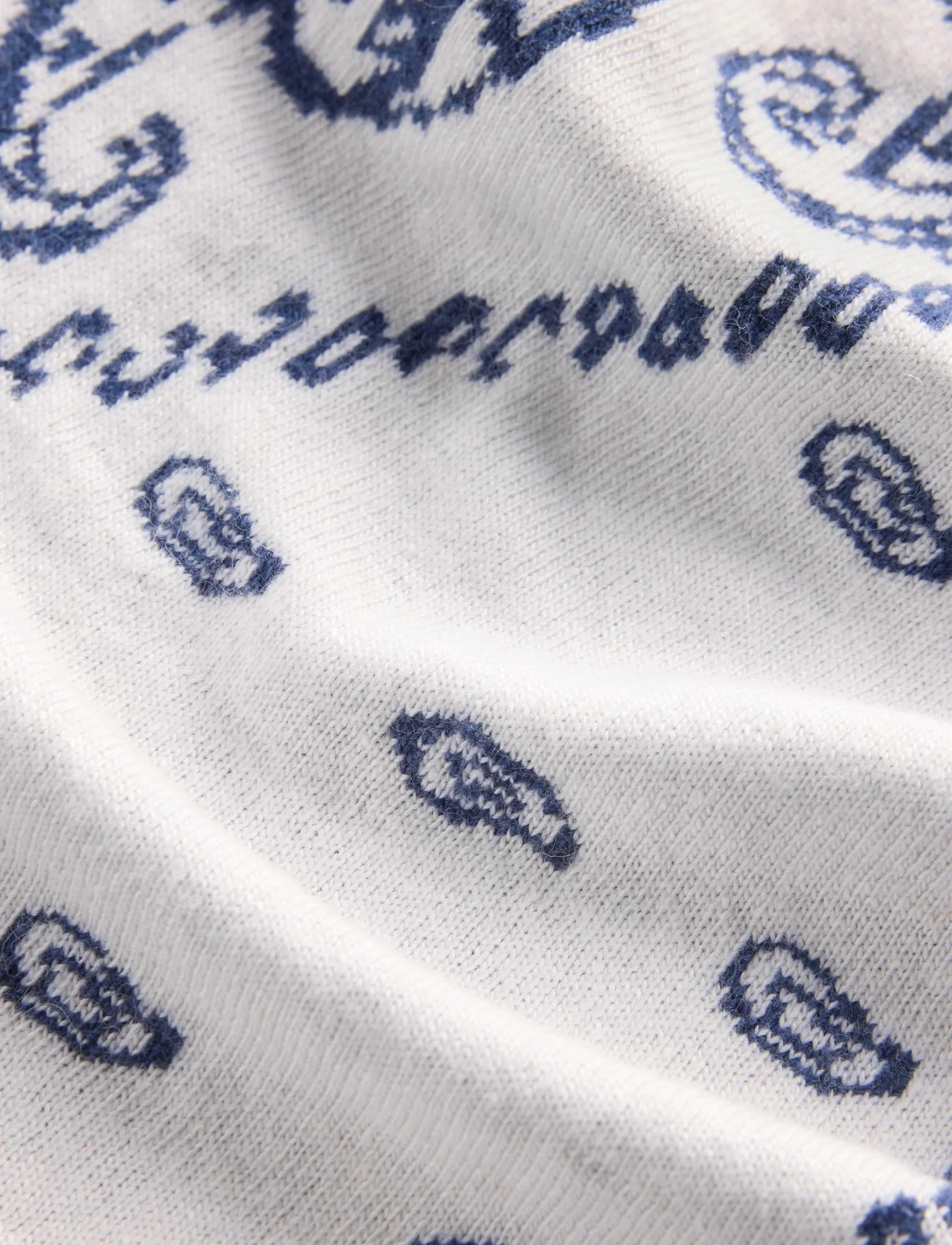 GAP - Paisley Triangle Scarf from the GAP collection - talvesallid - sargassus blue - 2
