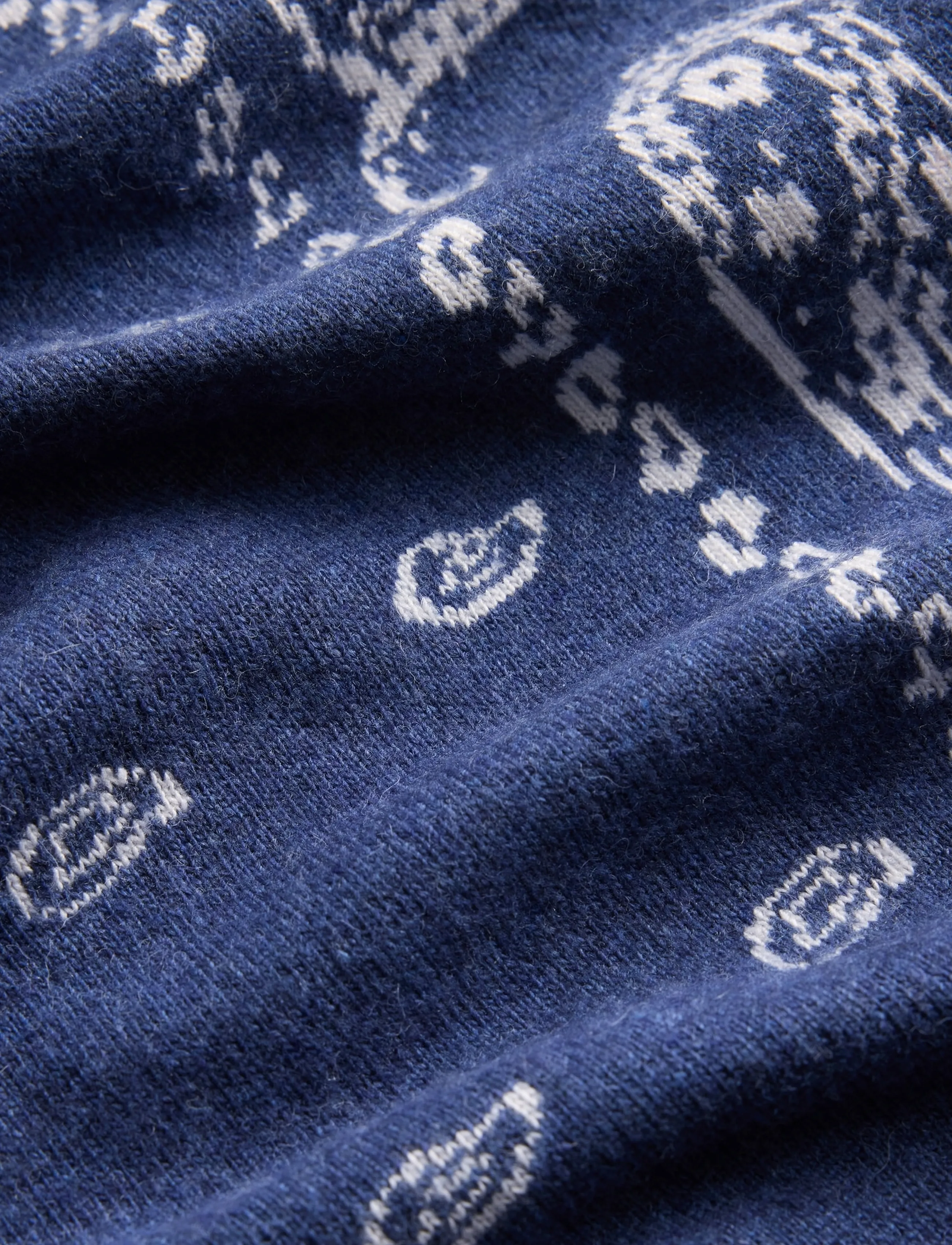 GAP - Paisley Triangle Scarf from the GAP collection - talvesallid - sargassus blue - 3
