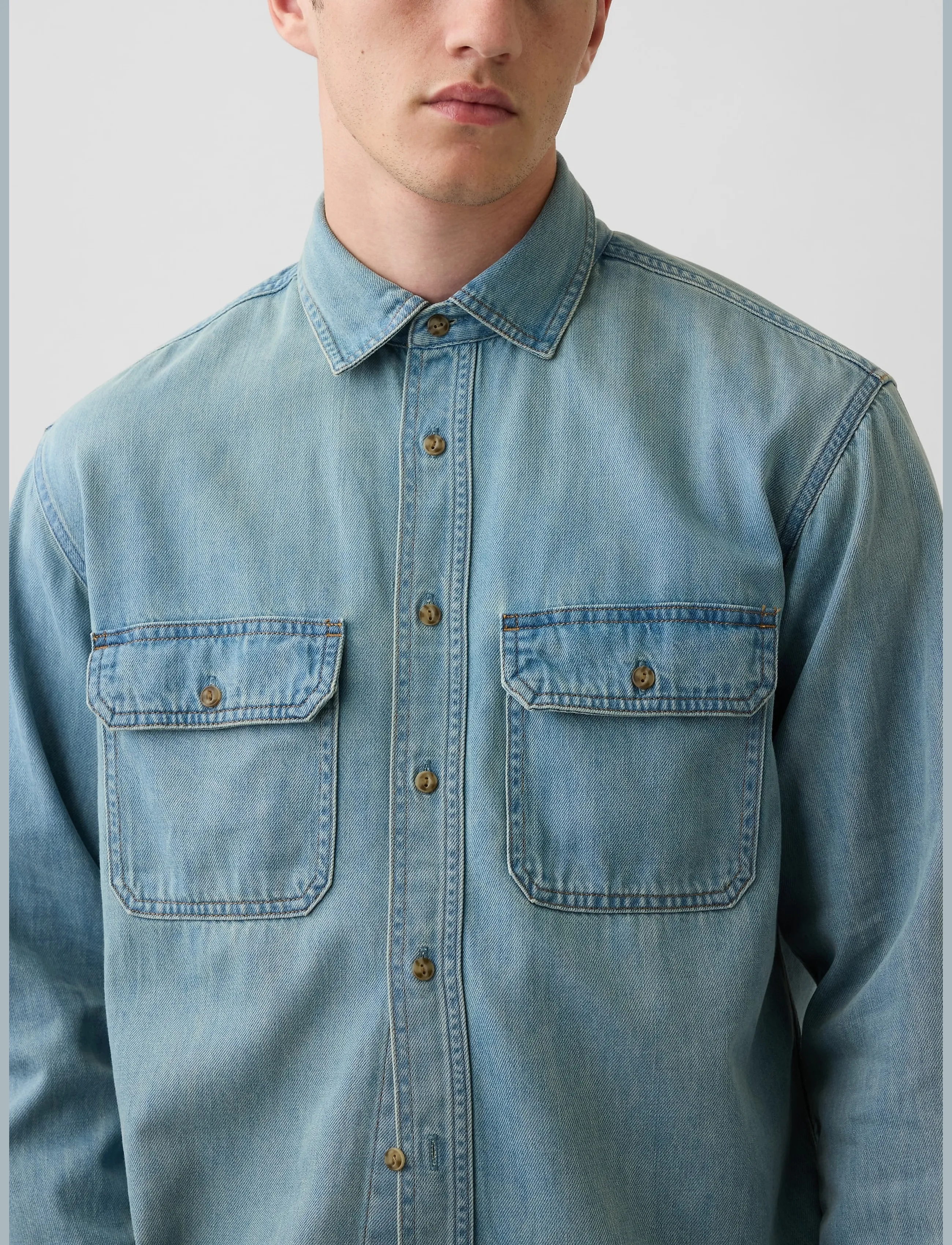 GAP - UltraSoft Denim Relaxed Utility Shirt - light tint - 4