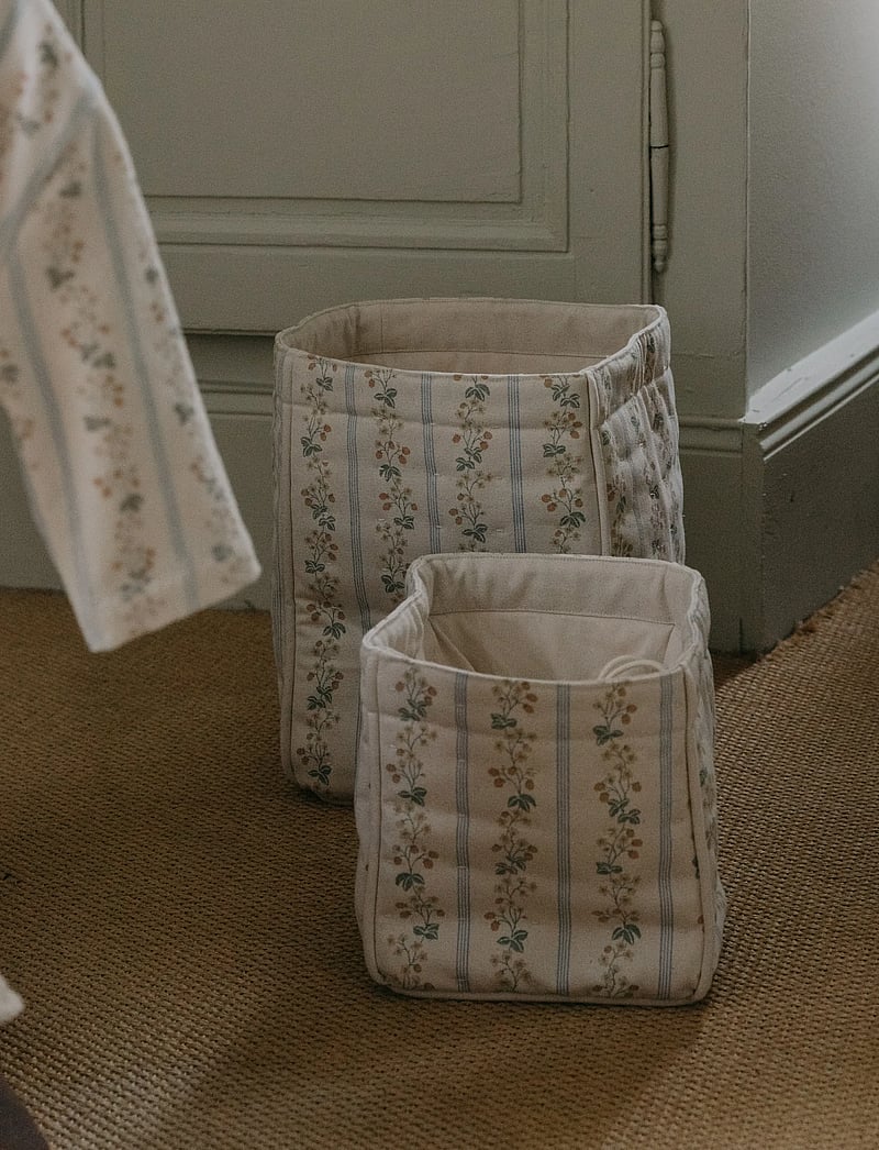 Garbo&Friends - Strawberry Garland Storage Basket Medium - opbevaringskurve - strawberry garland - 0