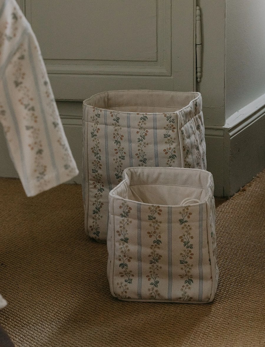 Garbo&Friends - Strawberry Garland Storage Basket Large - aufbewahrungskörbe - strawberry garland - 0